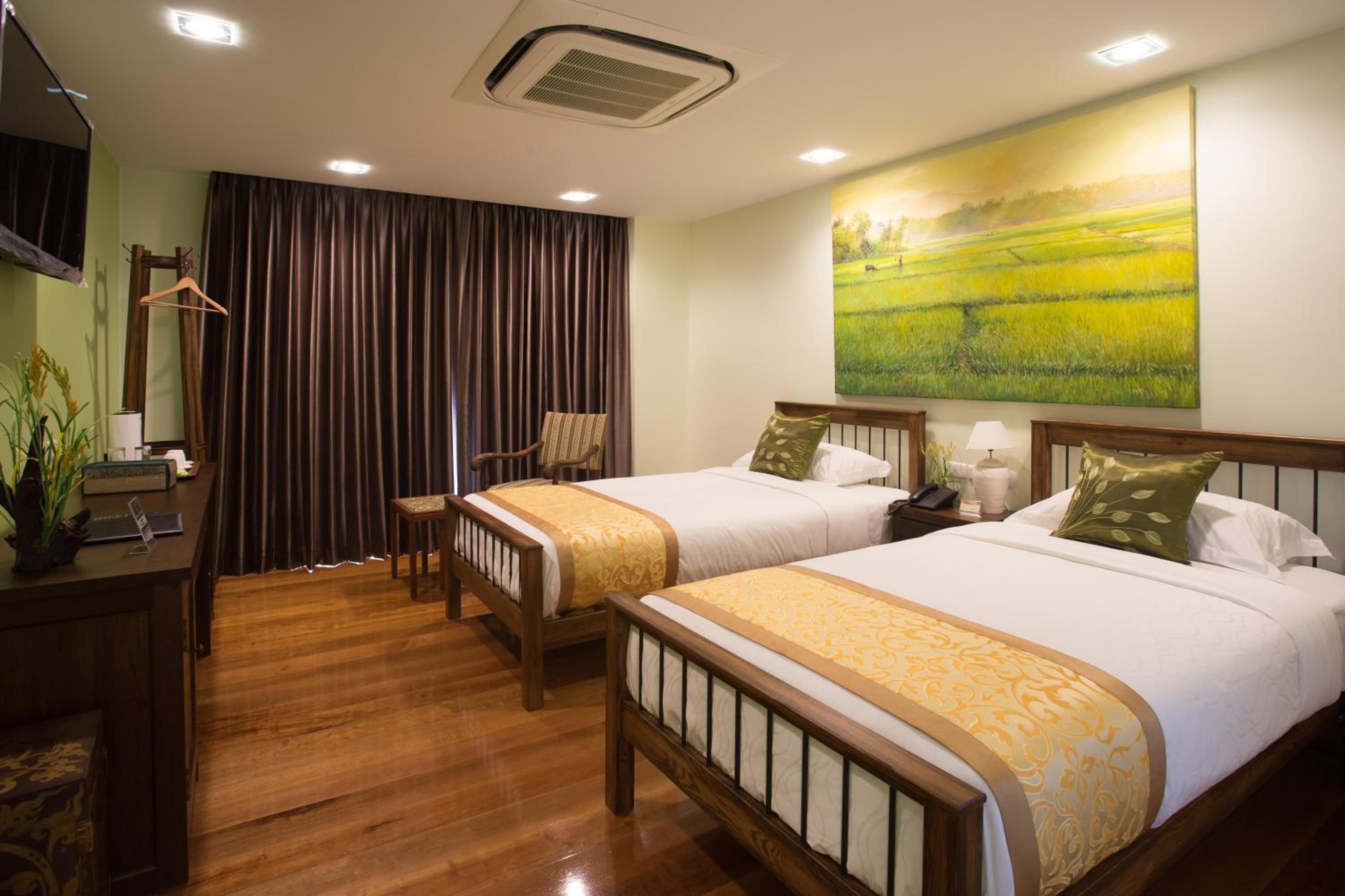 Deluxe Twin Room photo 2