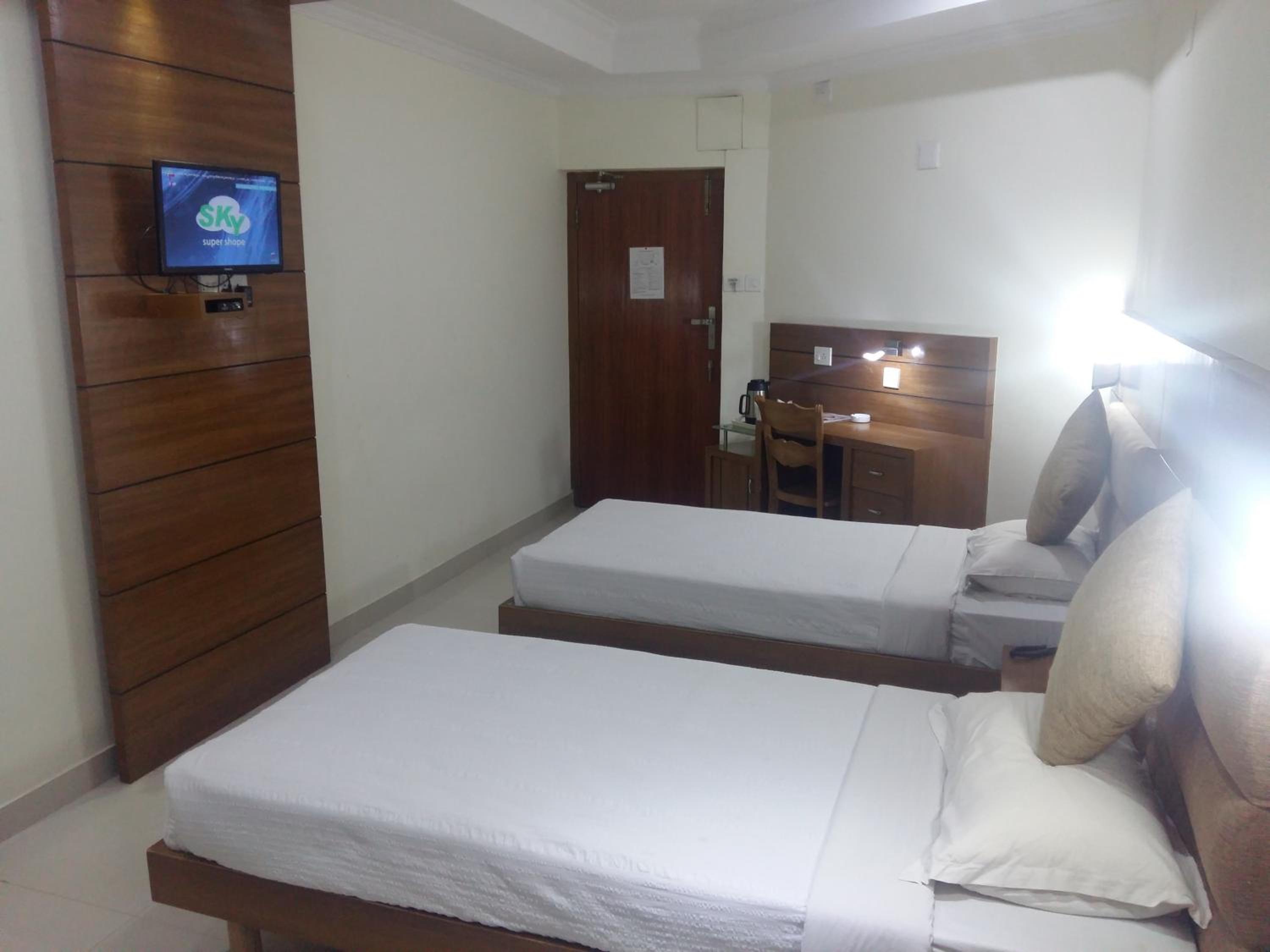 Budget Double Room - Photo 5