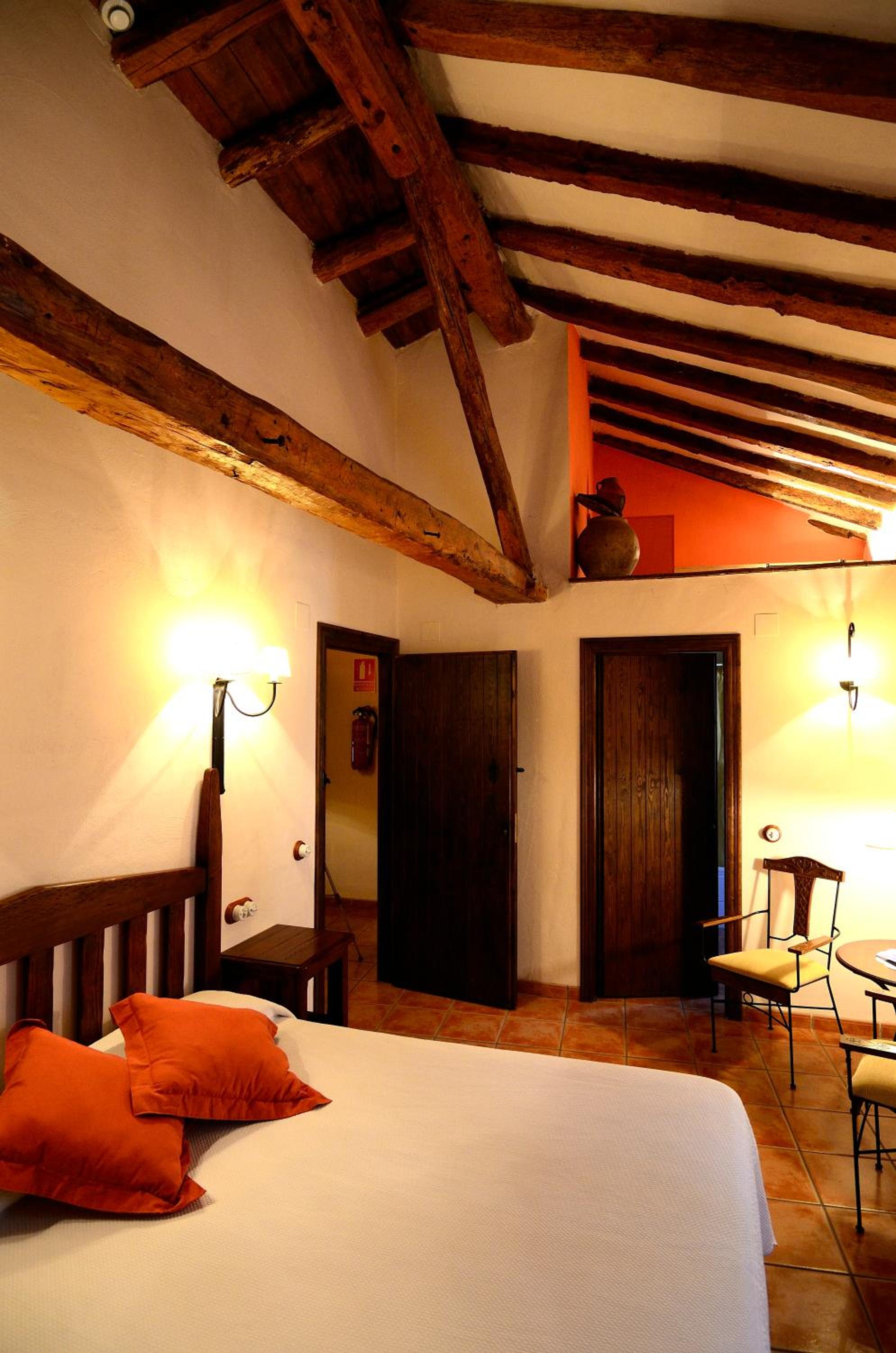 Double or Twin Room - Photo 16