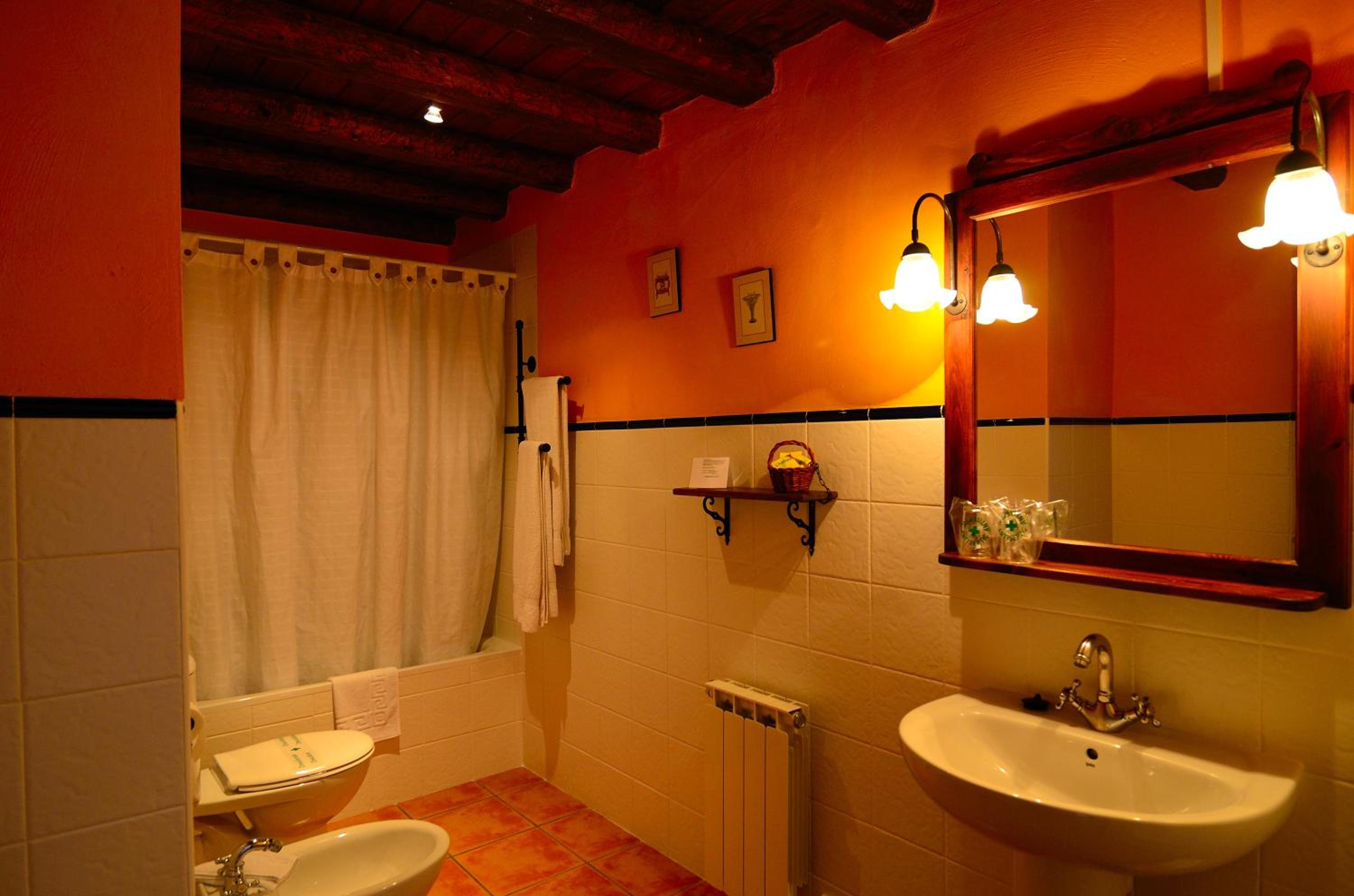 Double or Twin Room - Photo 14