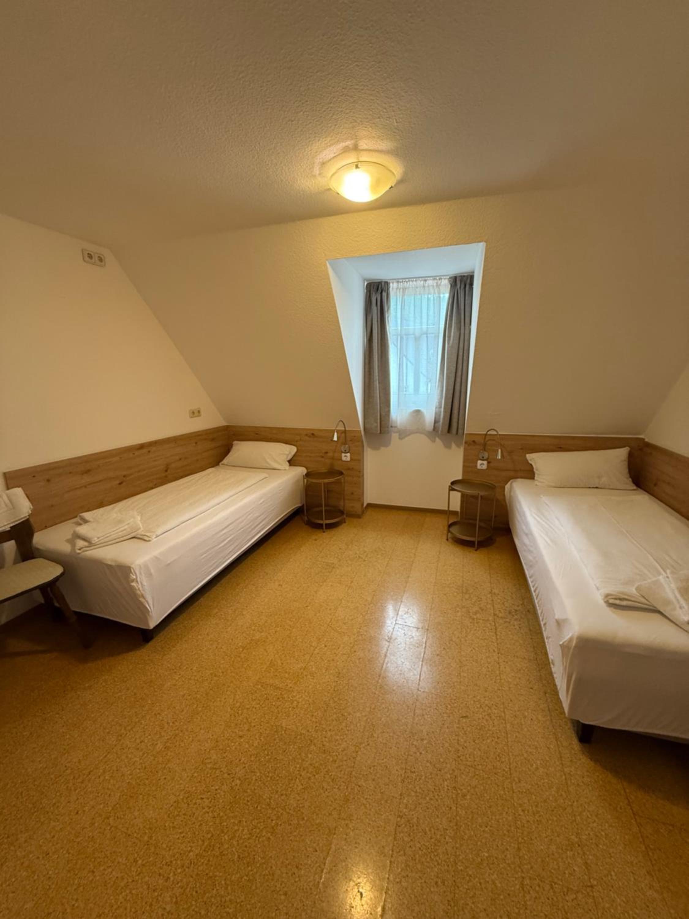 Budget Double Room photo 2