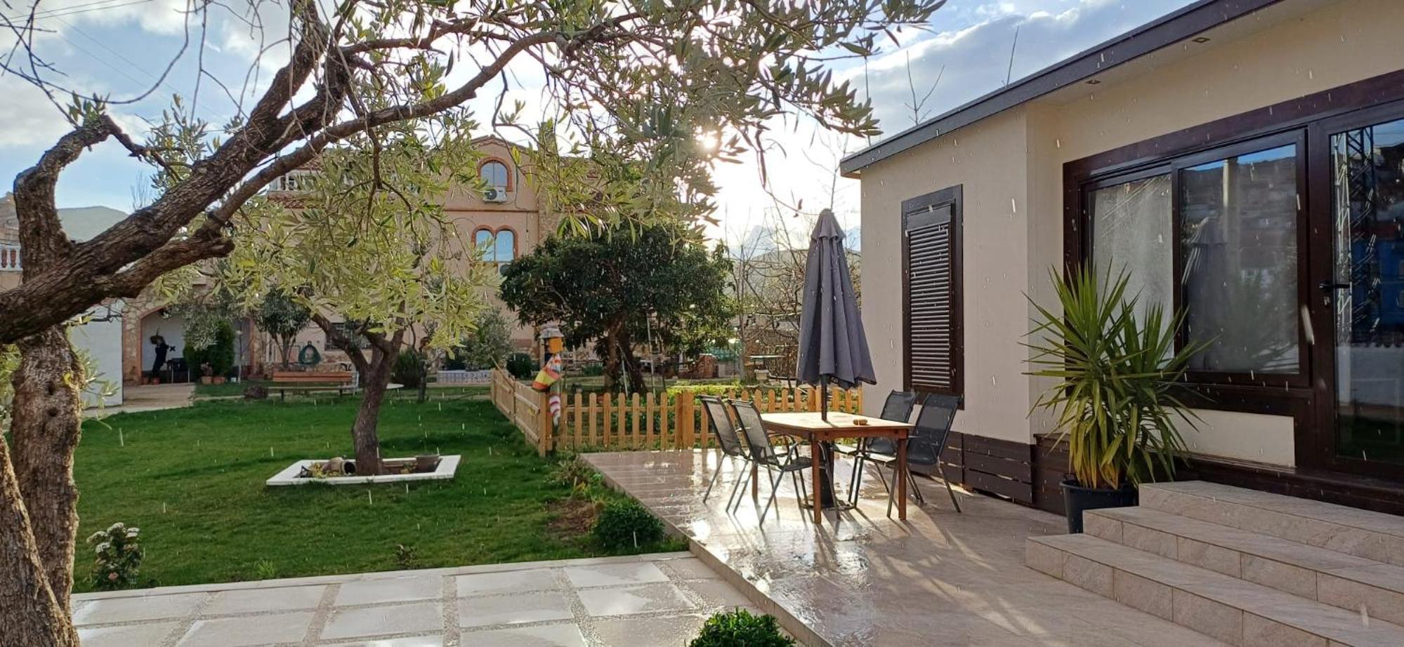 Two-Bedroom House - Photo 1