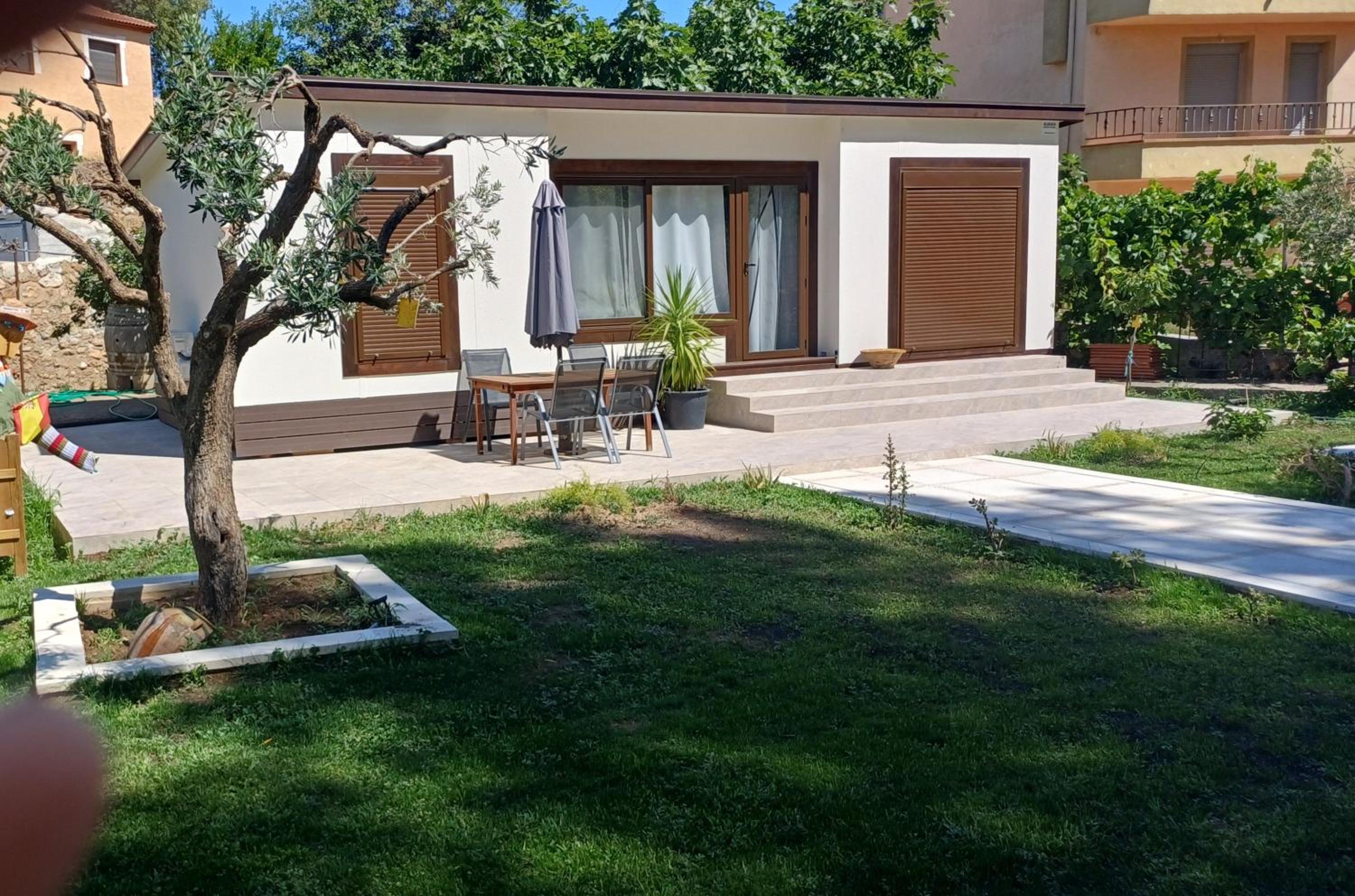 Two-Bedroom House - Photo 3