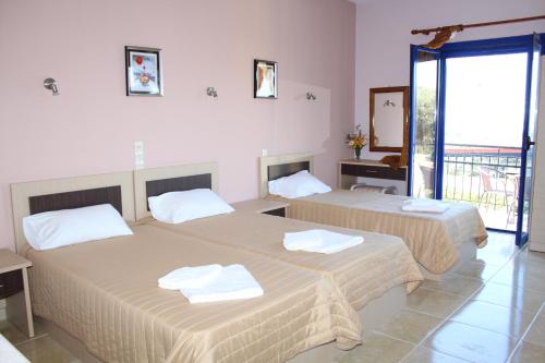 Studio Apartment with Sea View photo 2