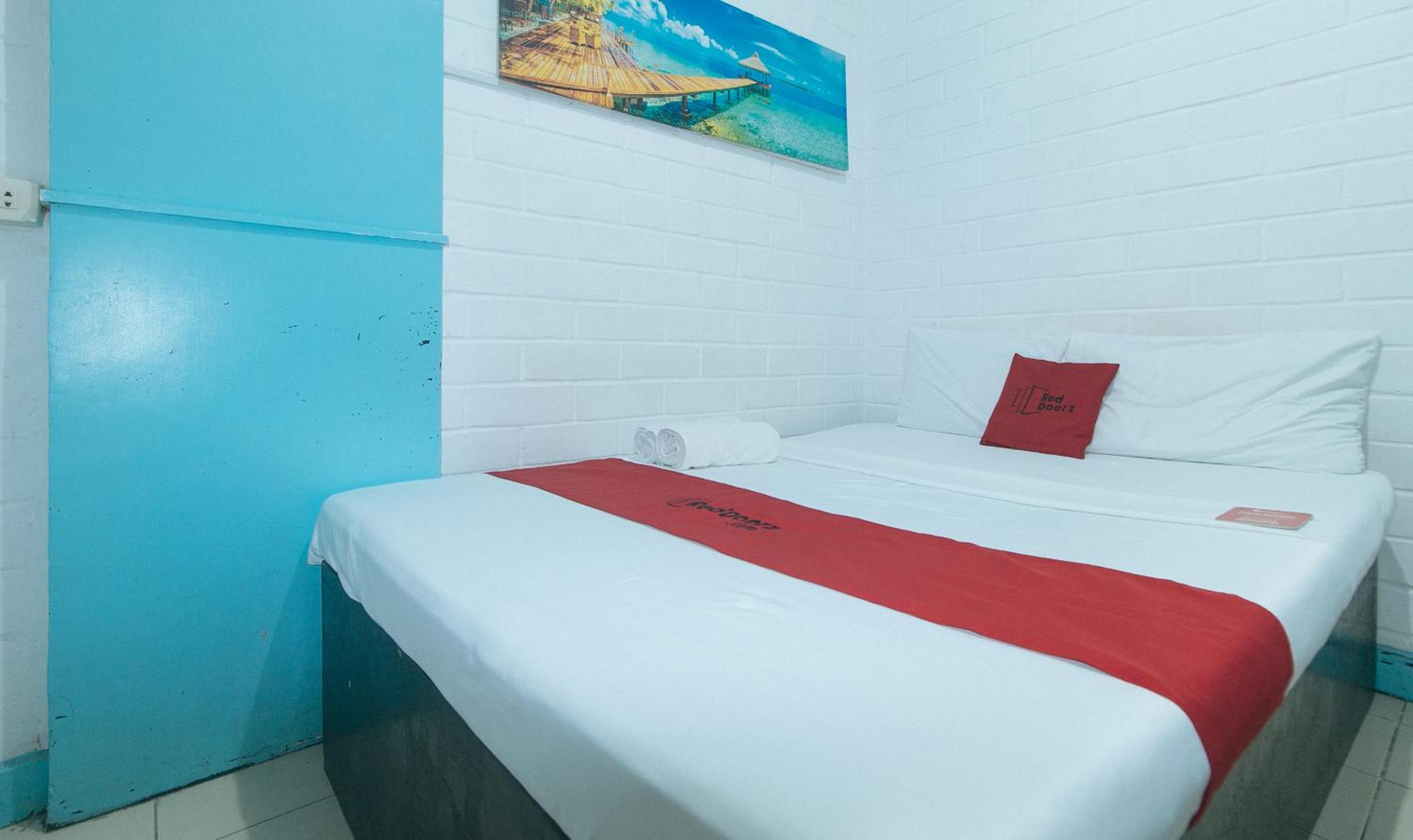 Standard Double Room - Photo 8