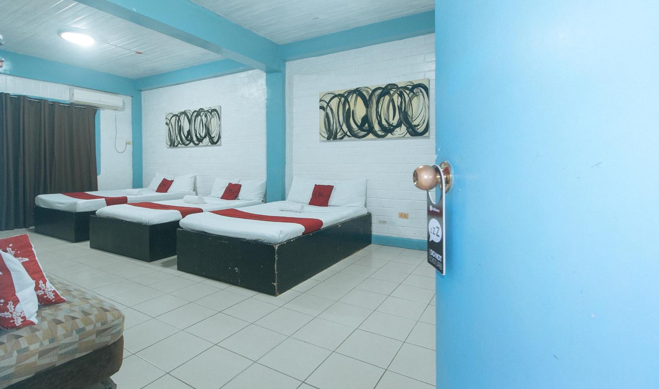 Family Room - Photo 11