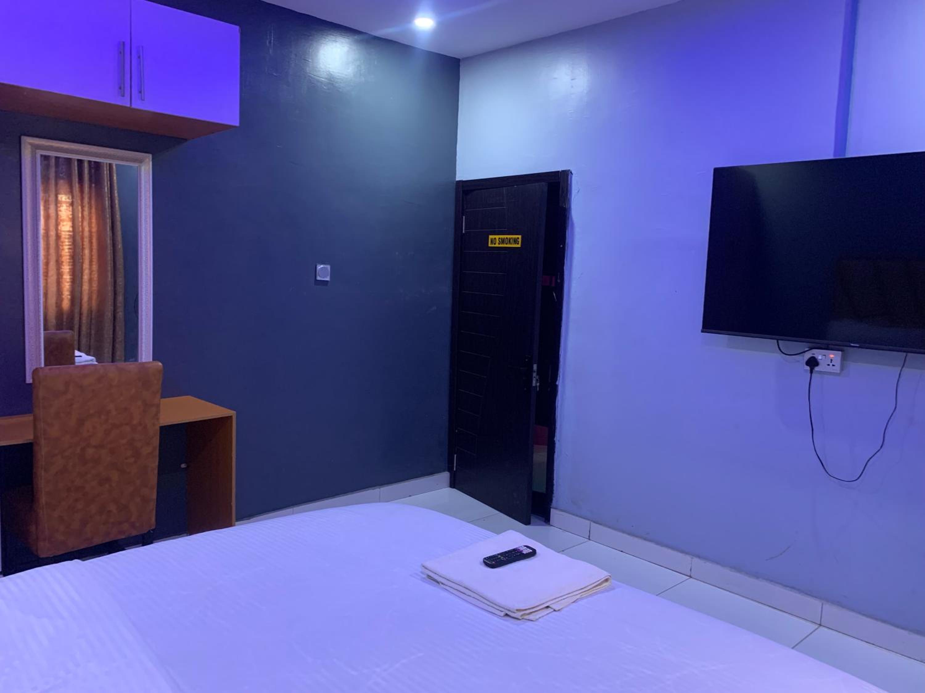 Deluxe King Room