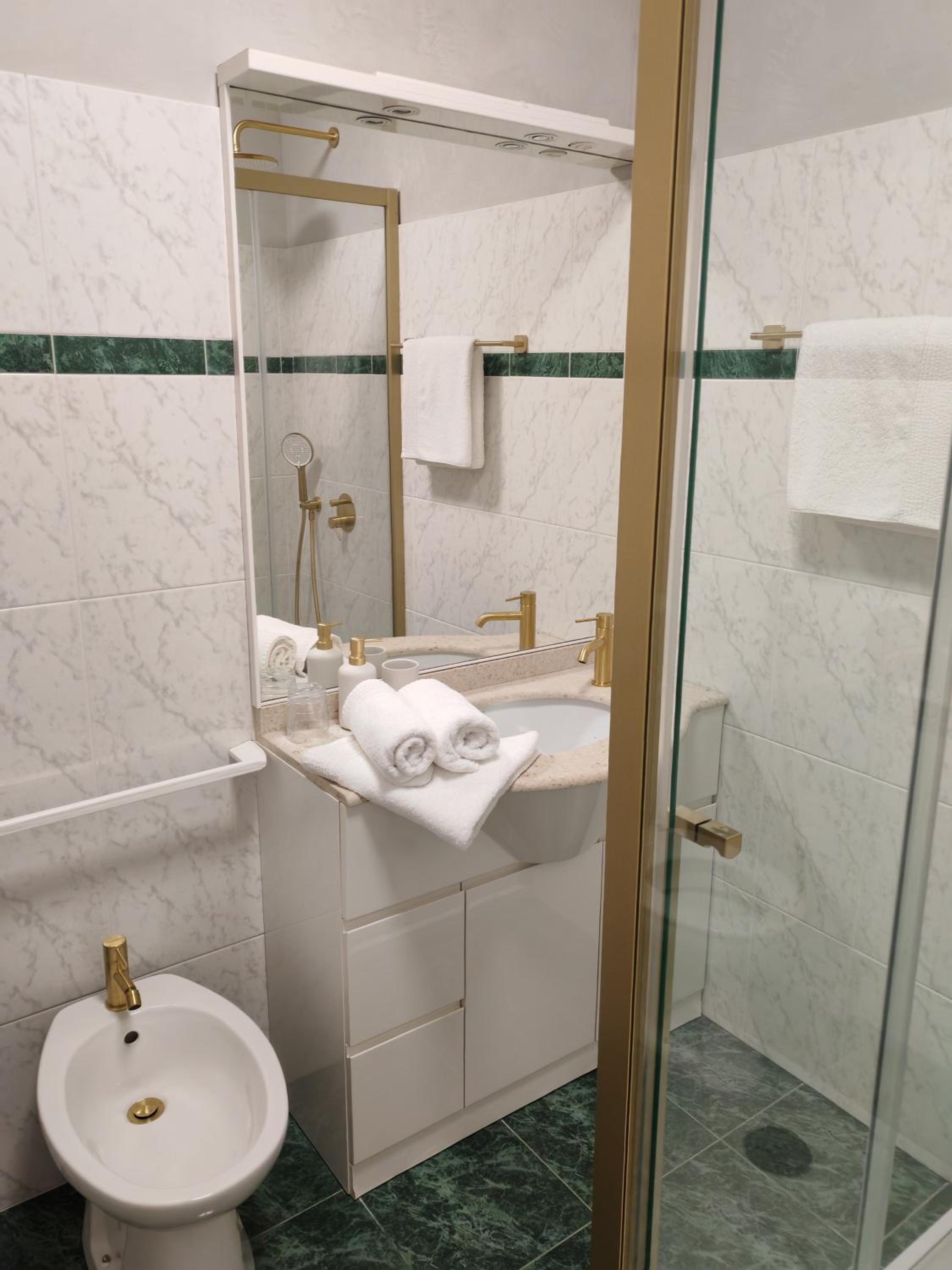 Superior Double Room - Photo 8