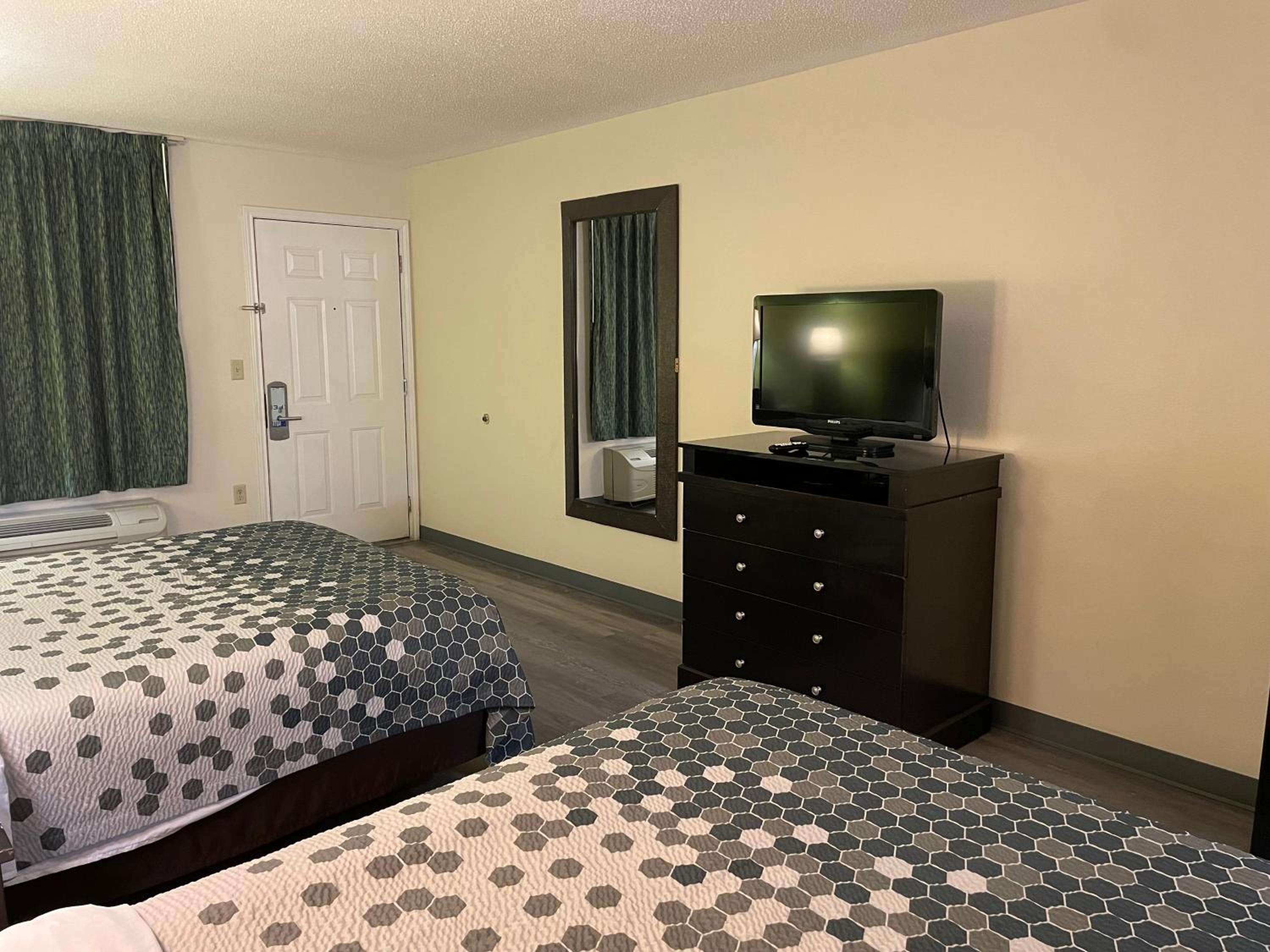 Efficiency Queen Room with Two Queen Beds - Accessible/Non-Smoking