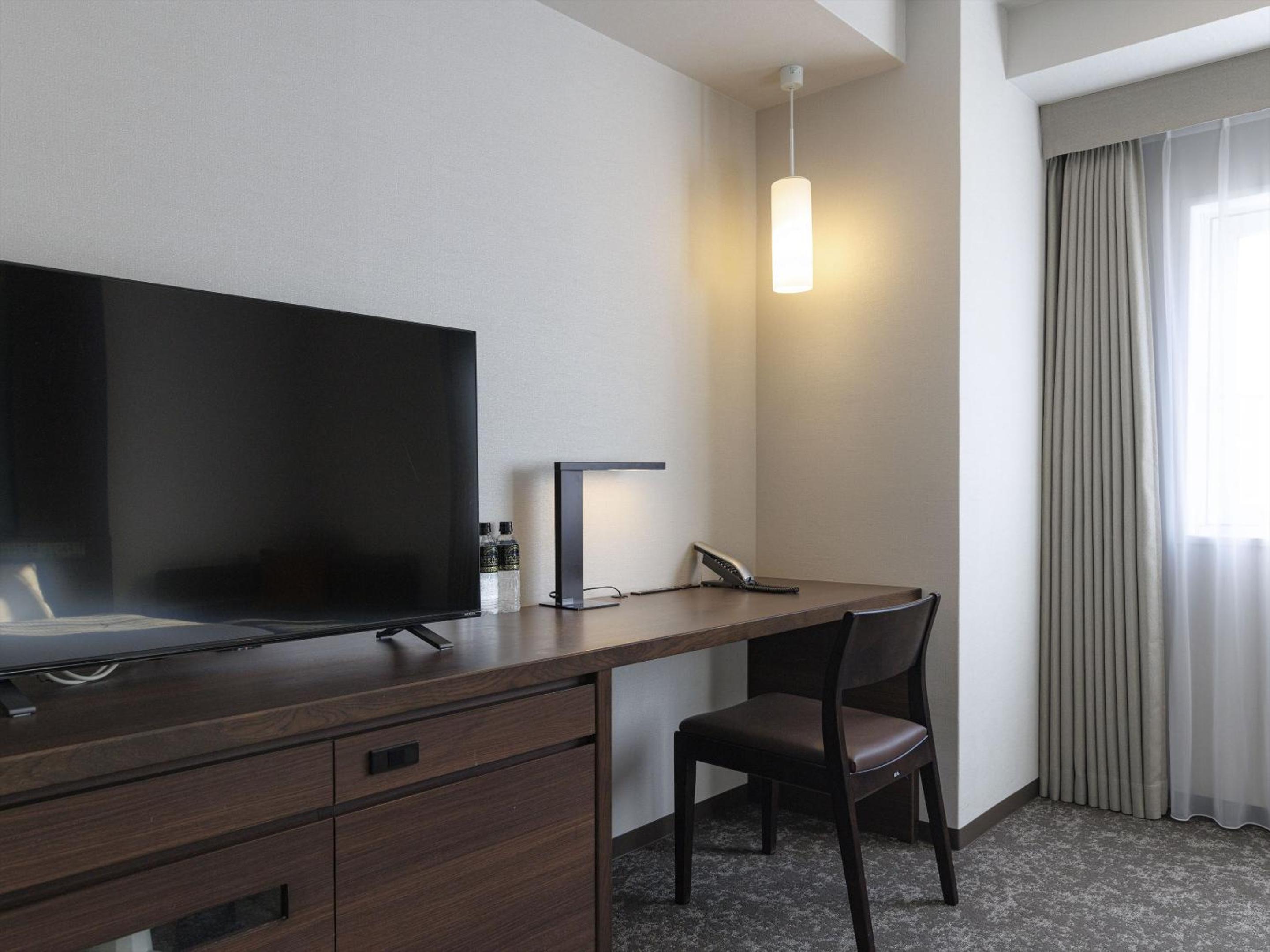 Deluxe Twin Room 3 Adult - Non-Smoking