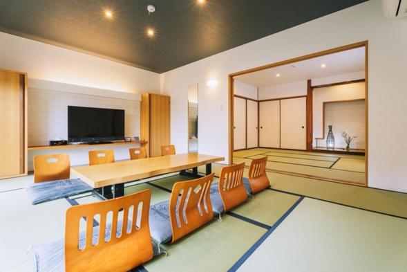 Family Room with Private Bathroom - Photo 1