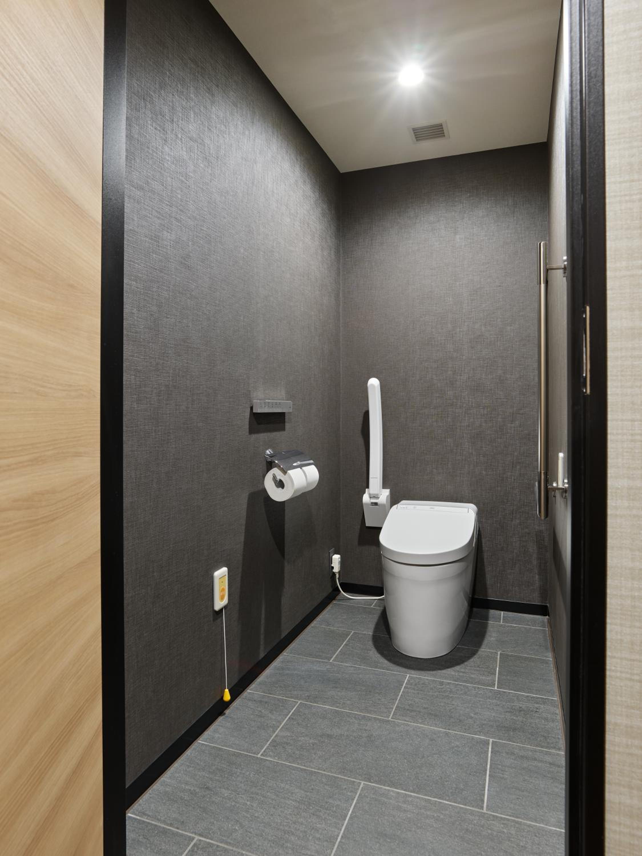 Accessible Twin Room photo 3