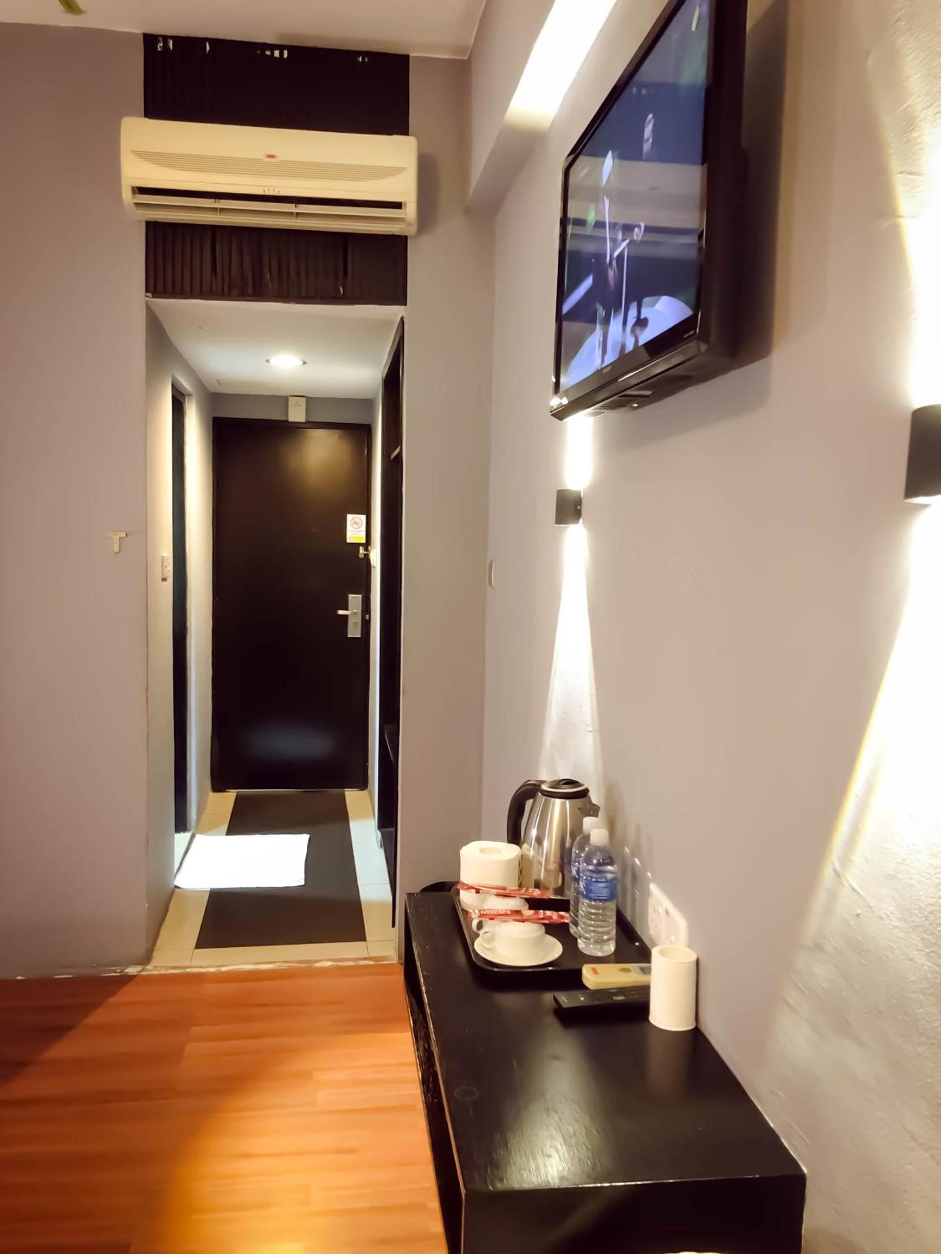 Deluxe Queen Room - Photo 3