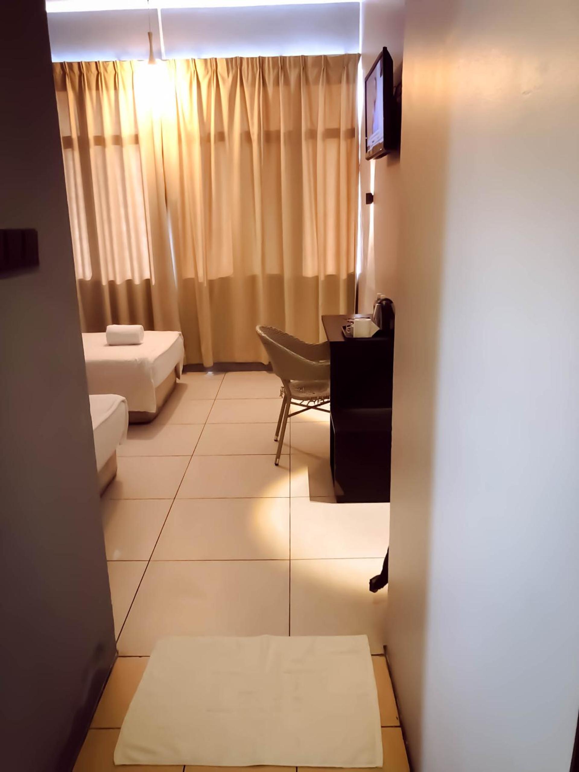 Deluxe Twin Room - Photo 6