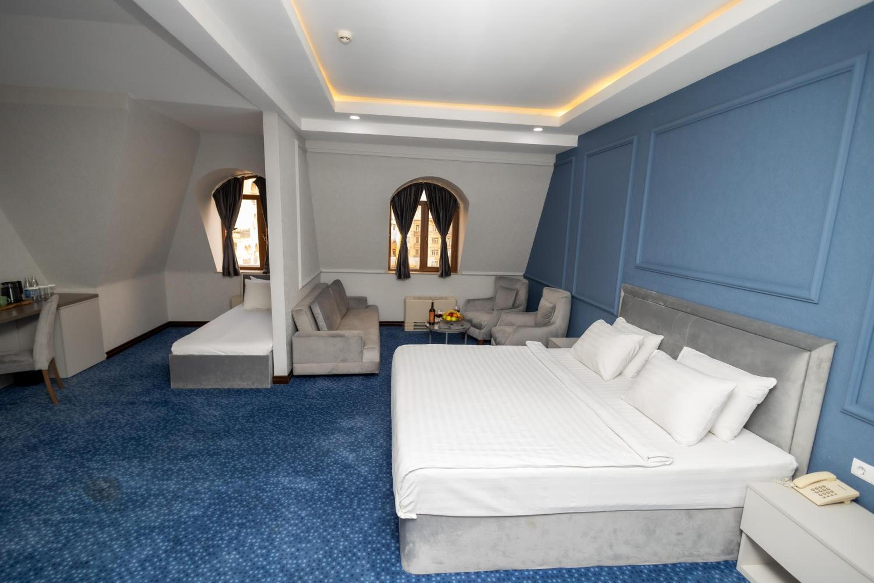 גרנד הוטל באקו סנטרל פארק — Triple Room