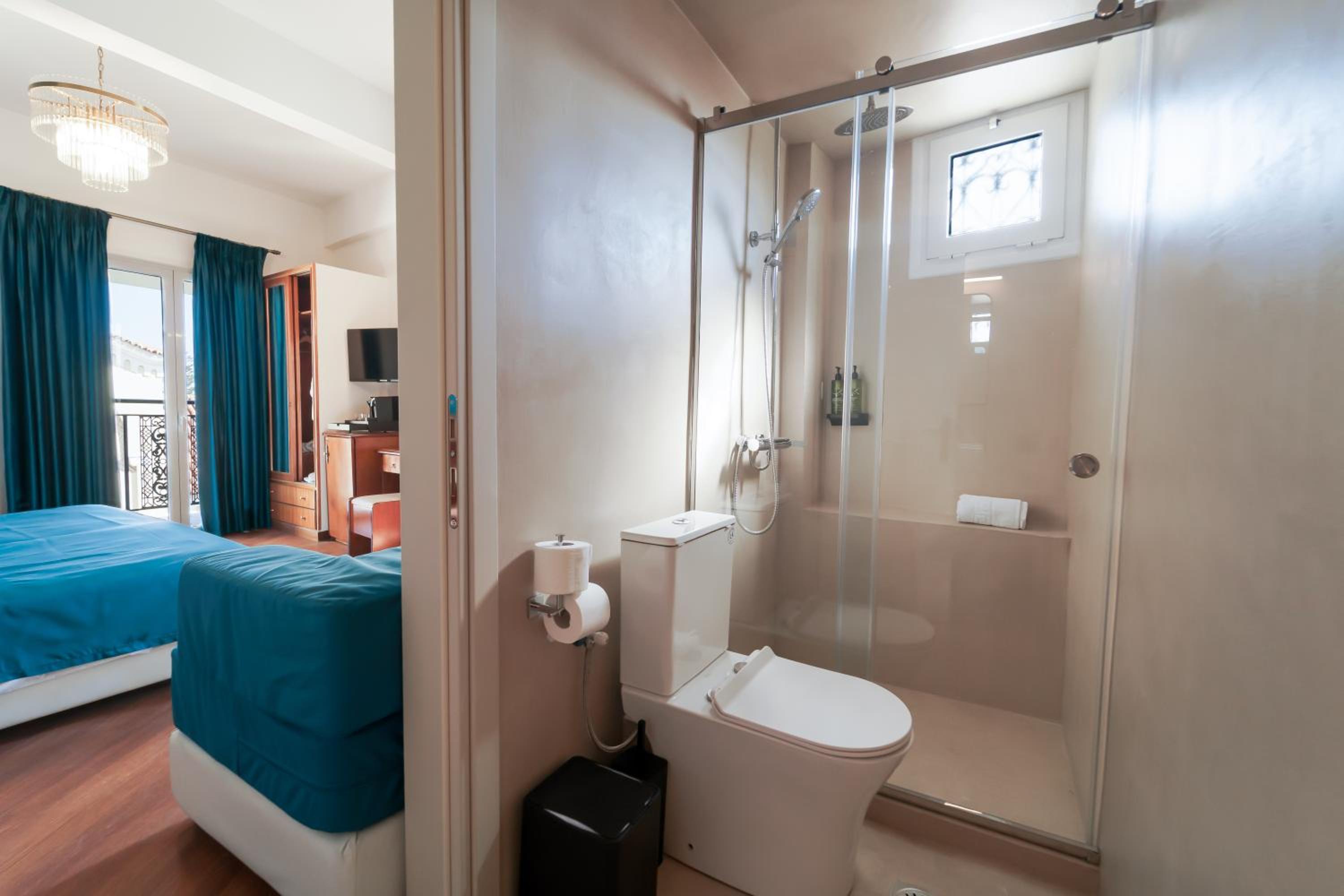 Deluxe Room - Photo 7