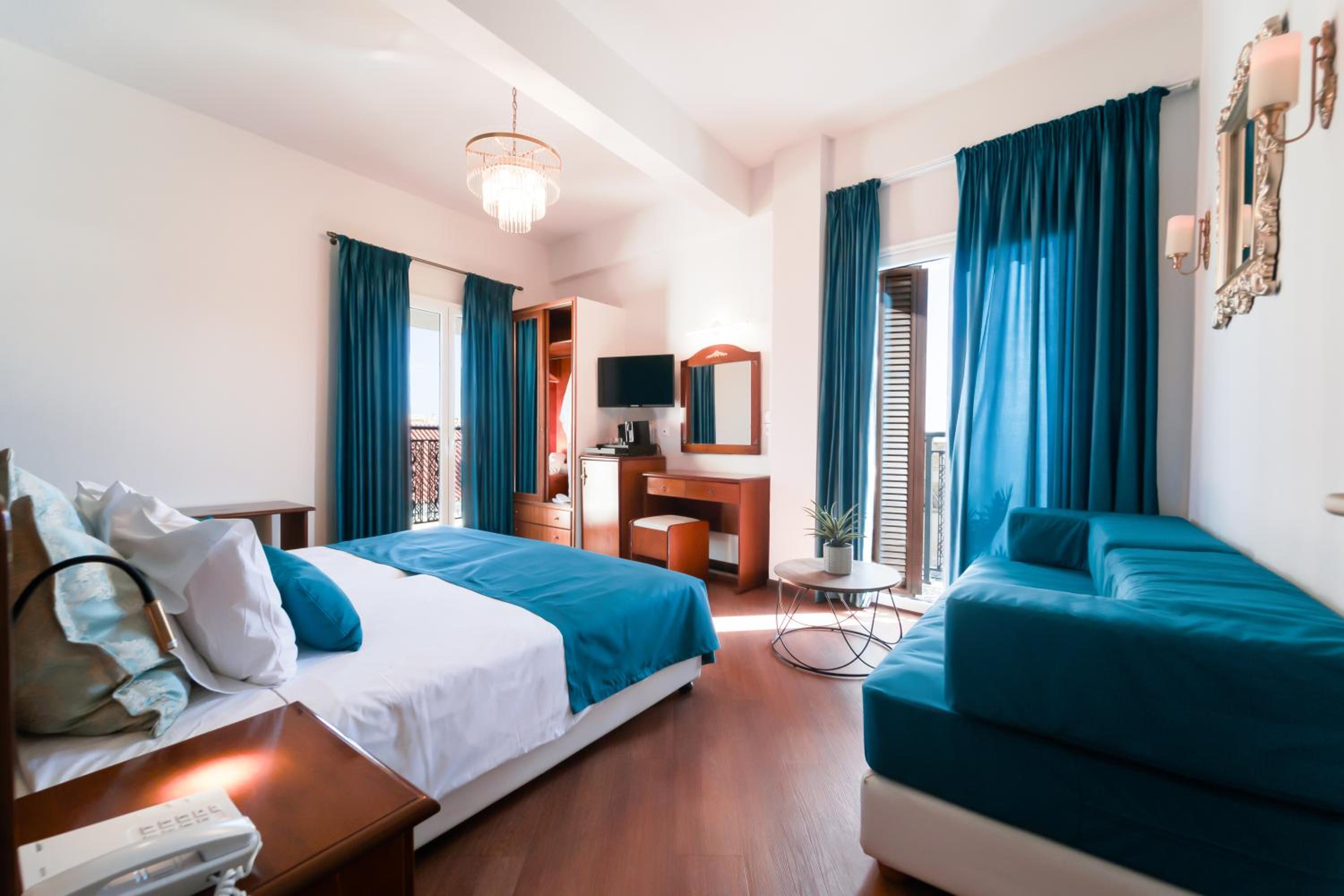 Deluxe Room - Photo 3