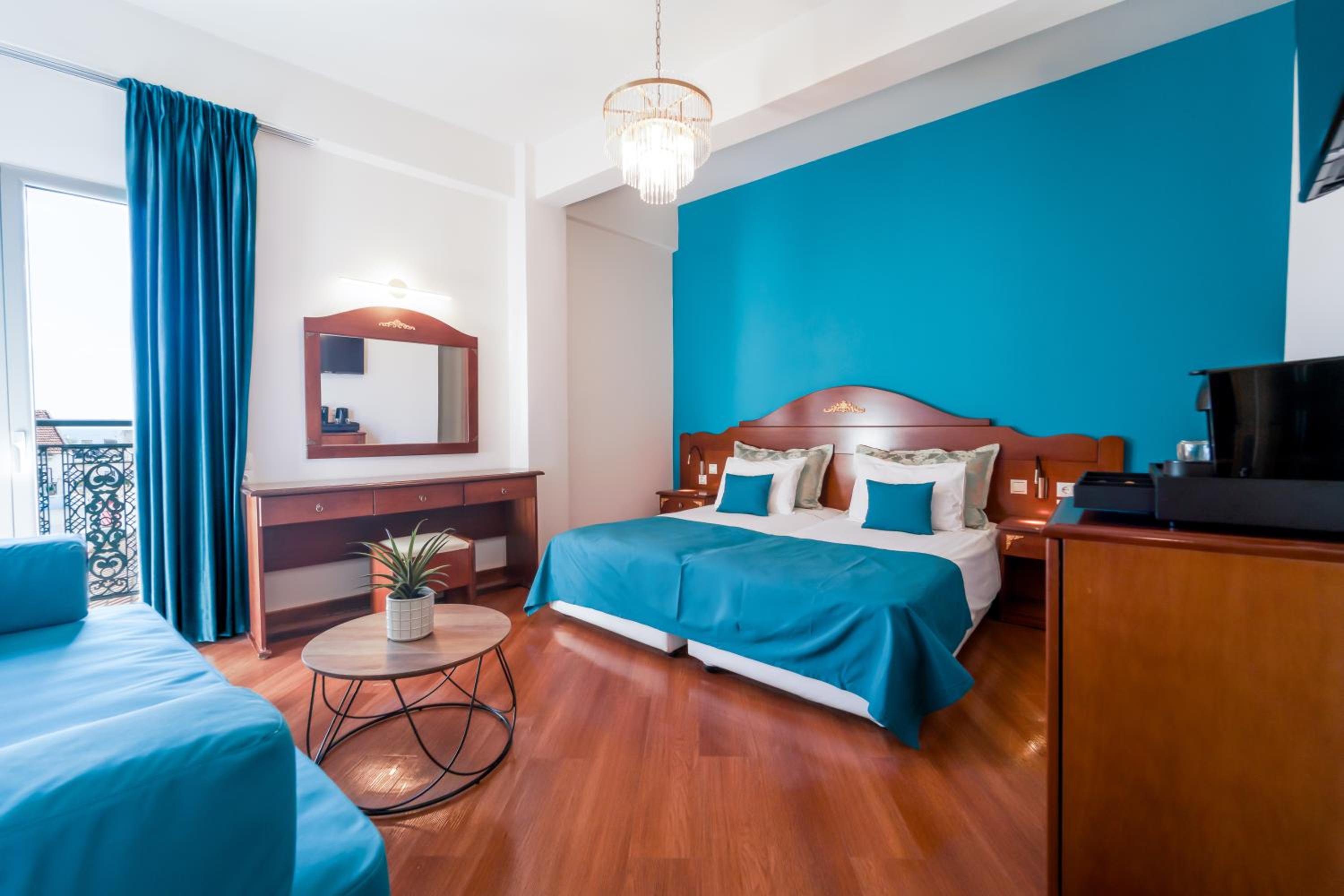 Deluxe Room - Photo 1
