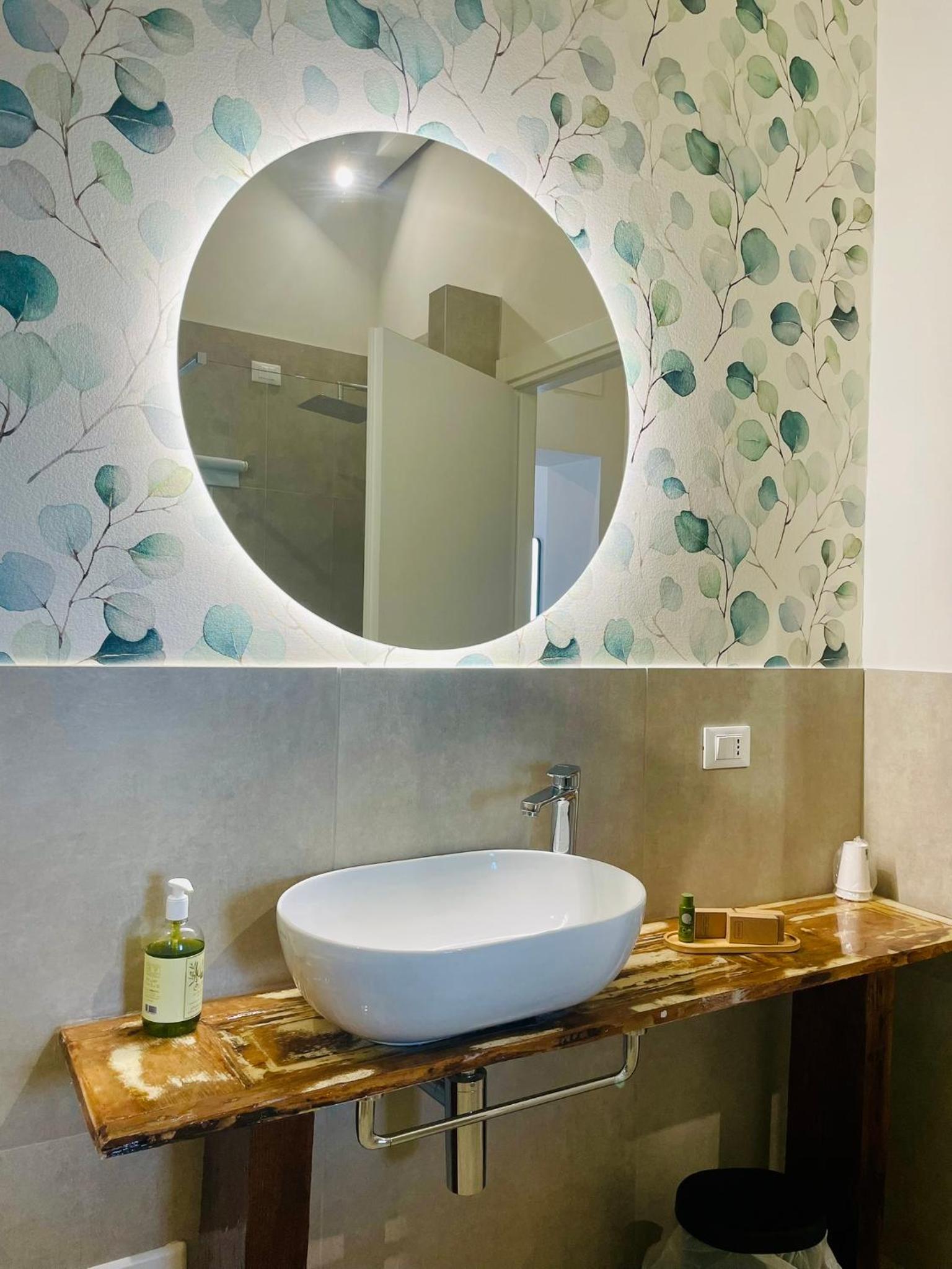 Deluxe Double Room with Balcony and Sea View - Photo 13