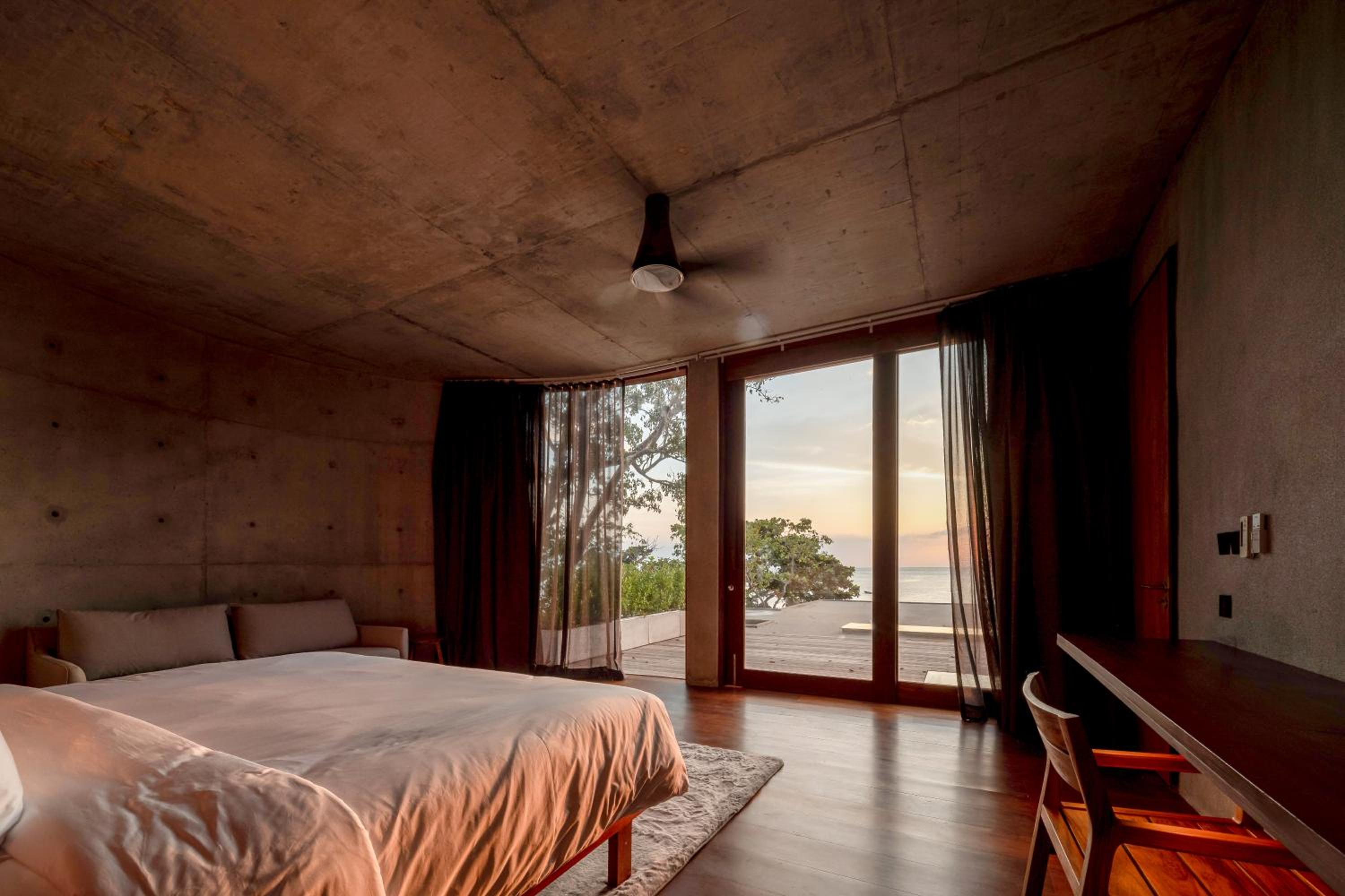 Premier Suite Oceanfront