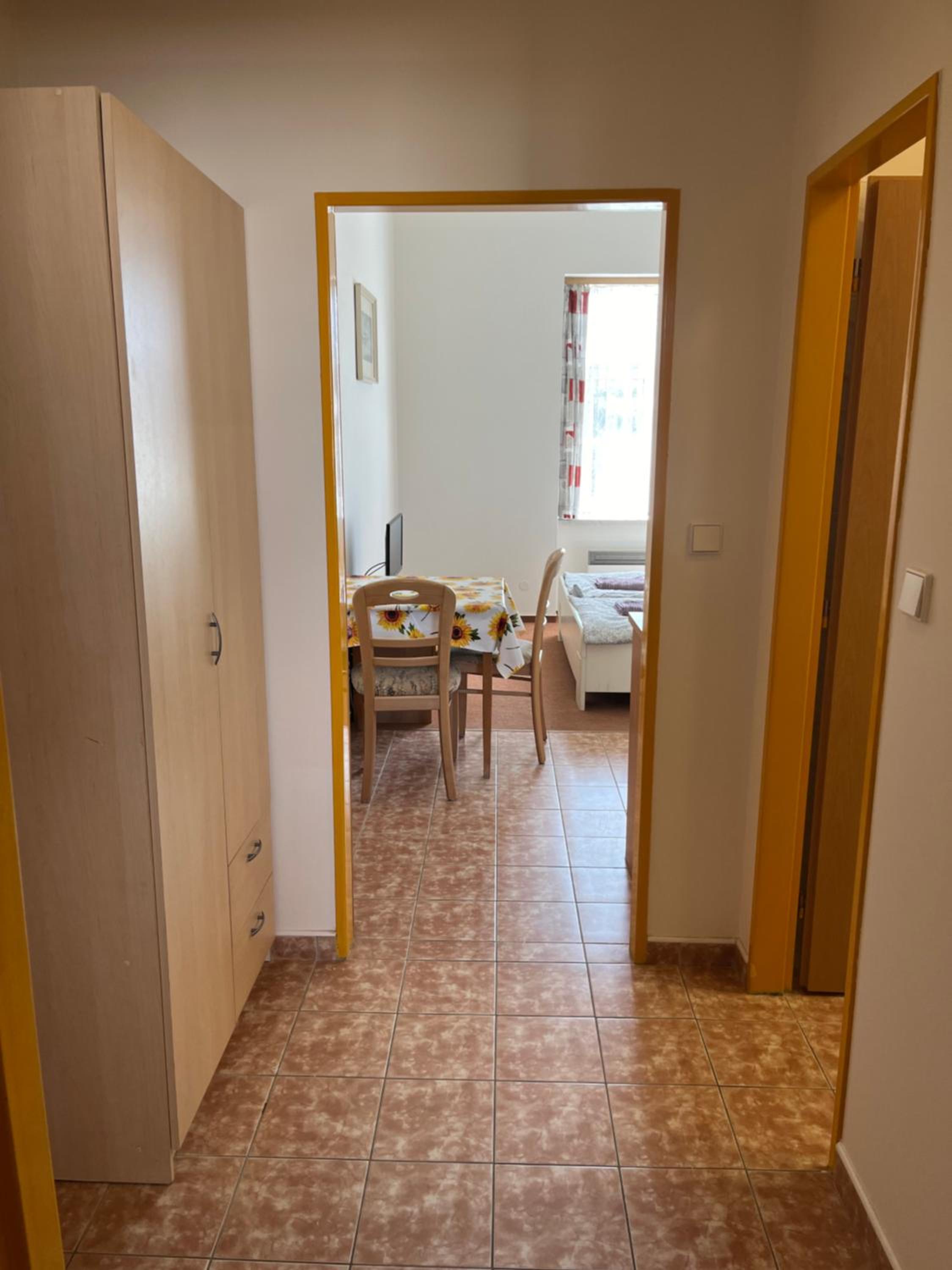 Apartment photo 2