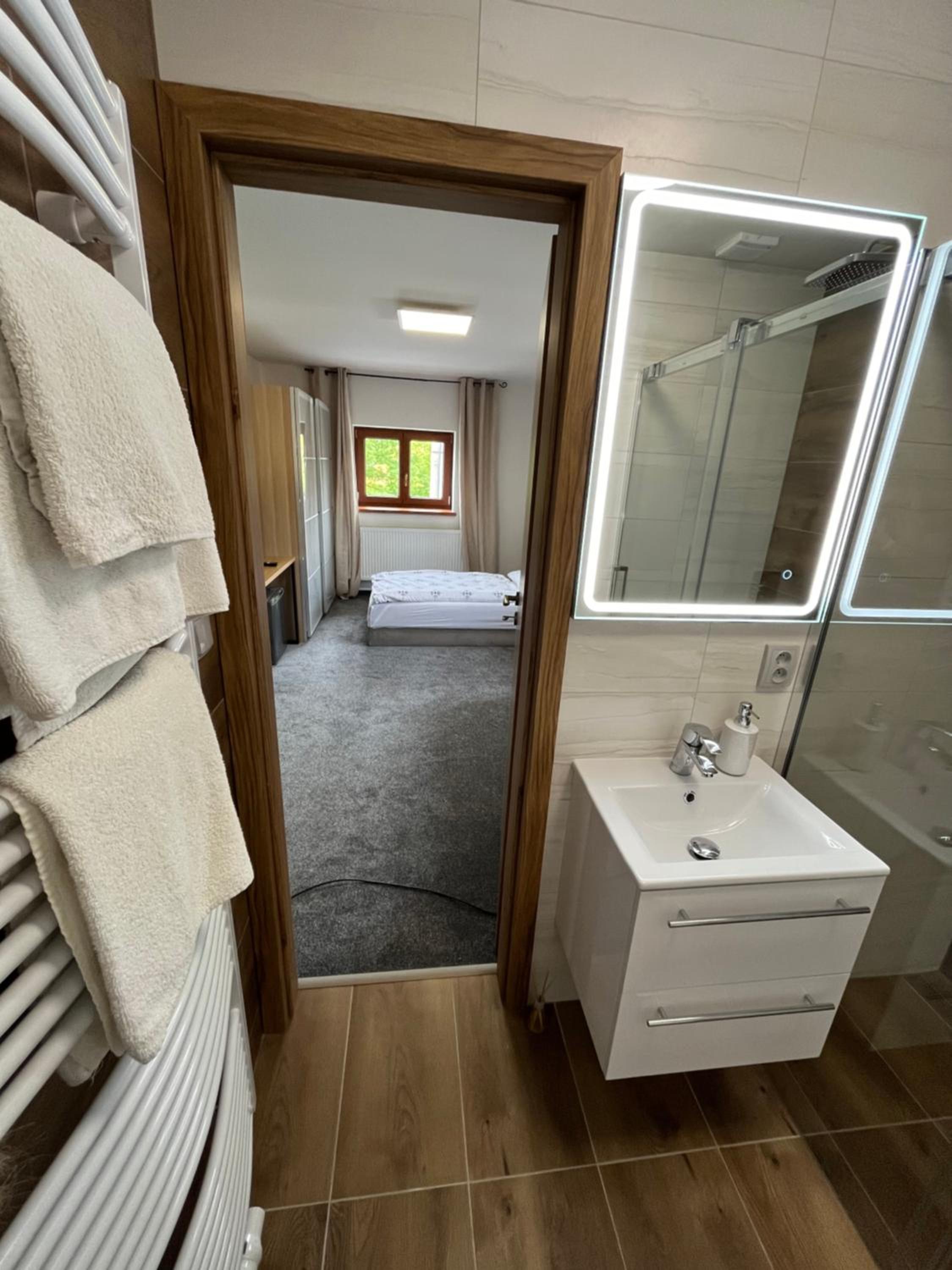 Deluxe Twin Room