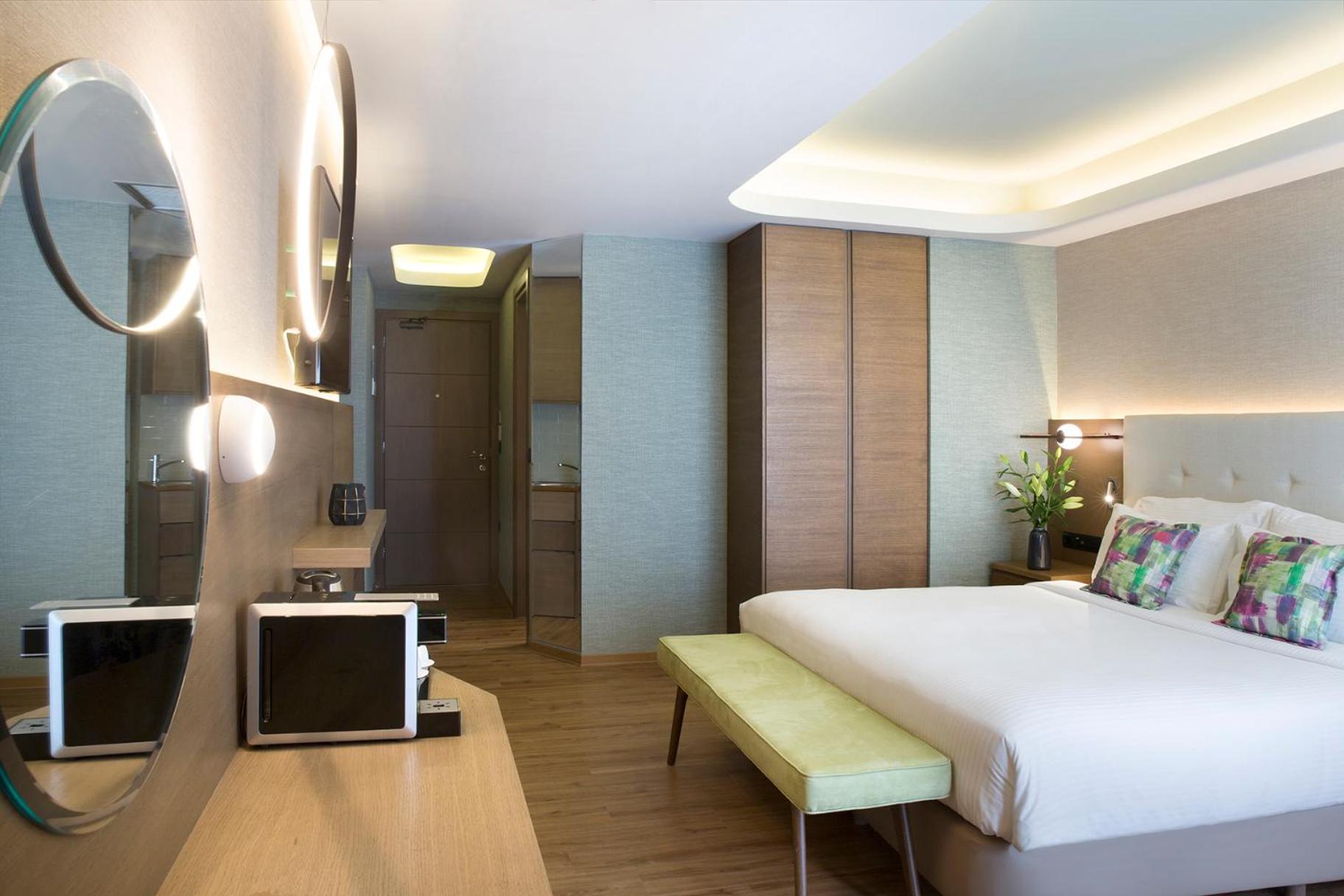 Superior Room with Atrium View