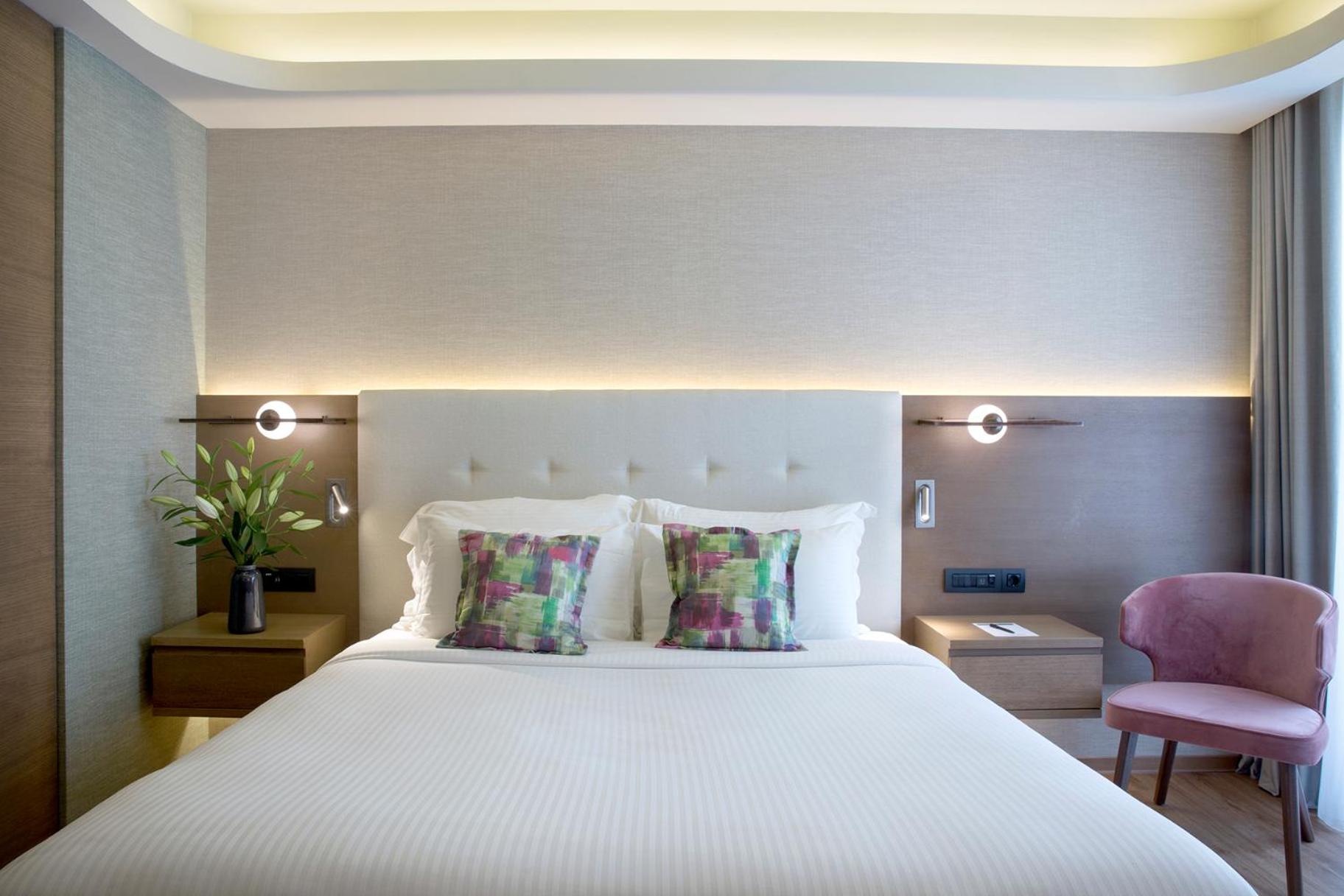 Superior Room with Atrium View