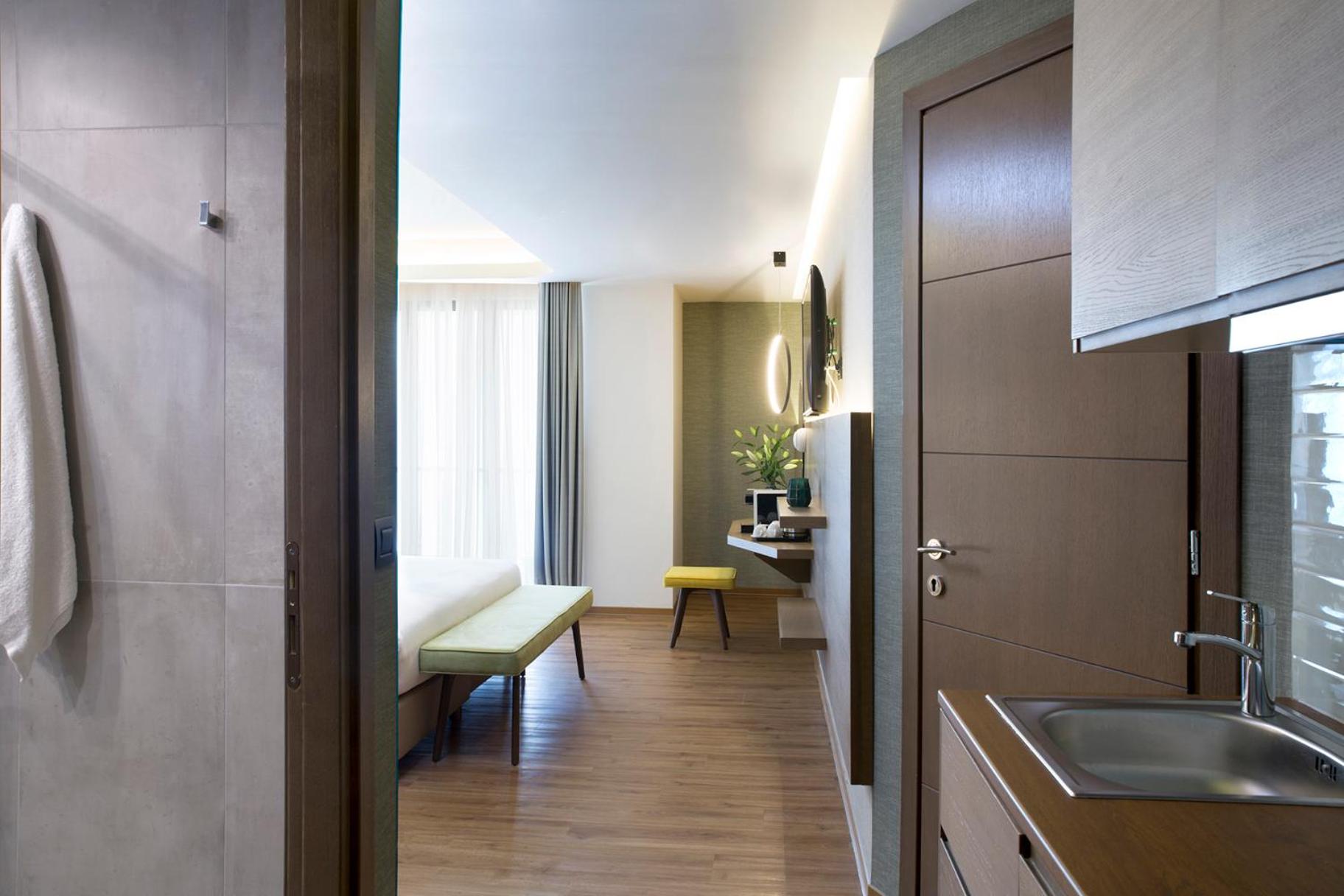 Superior Twin Room with City View - Non-Smoking