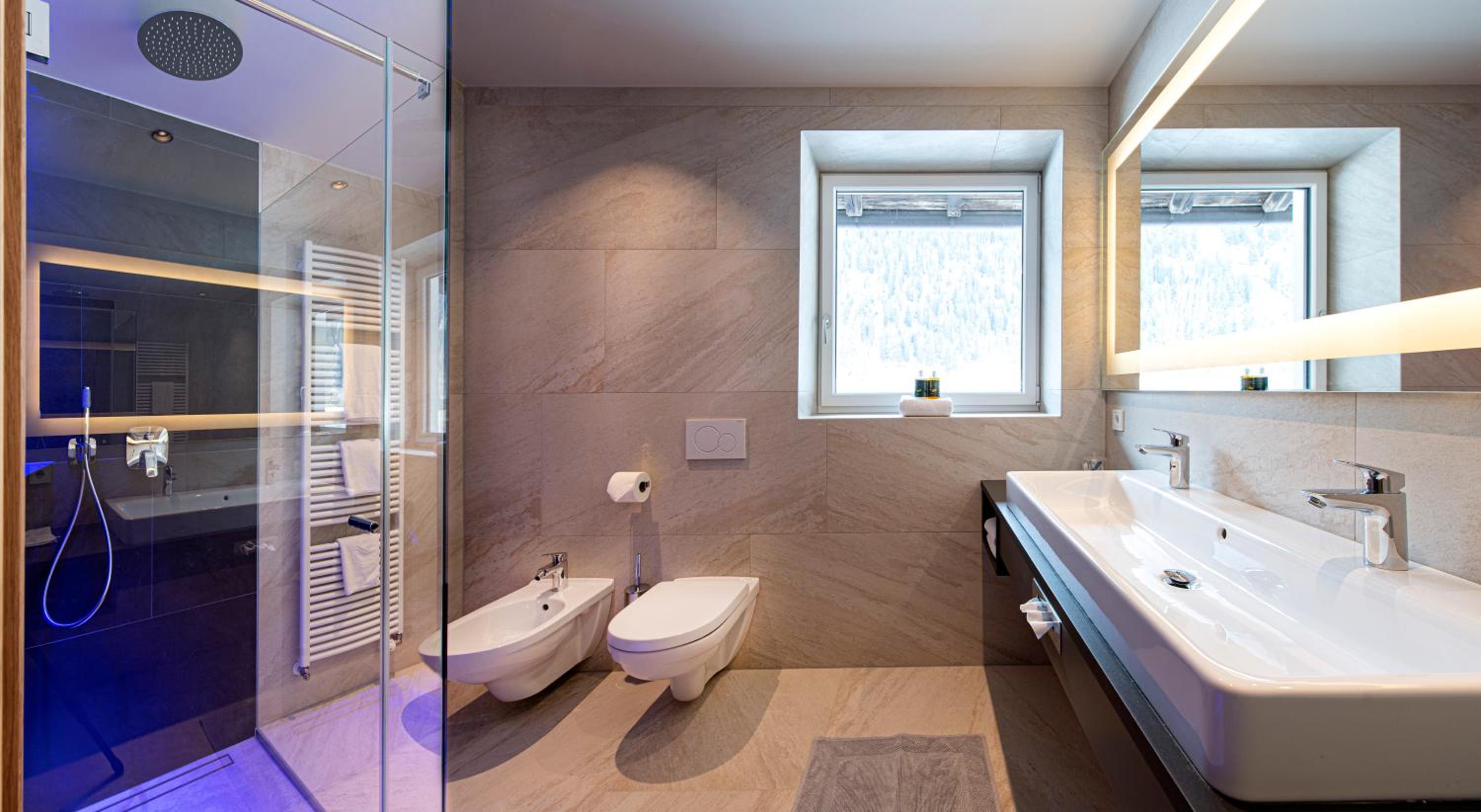 Superior Quadruple Room photo 2