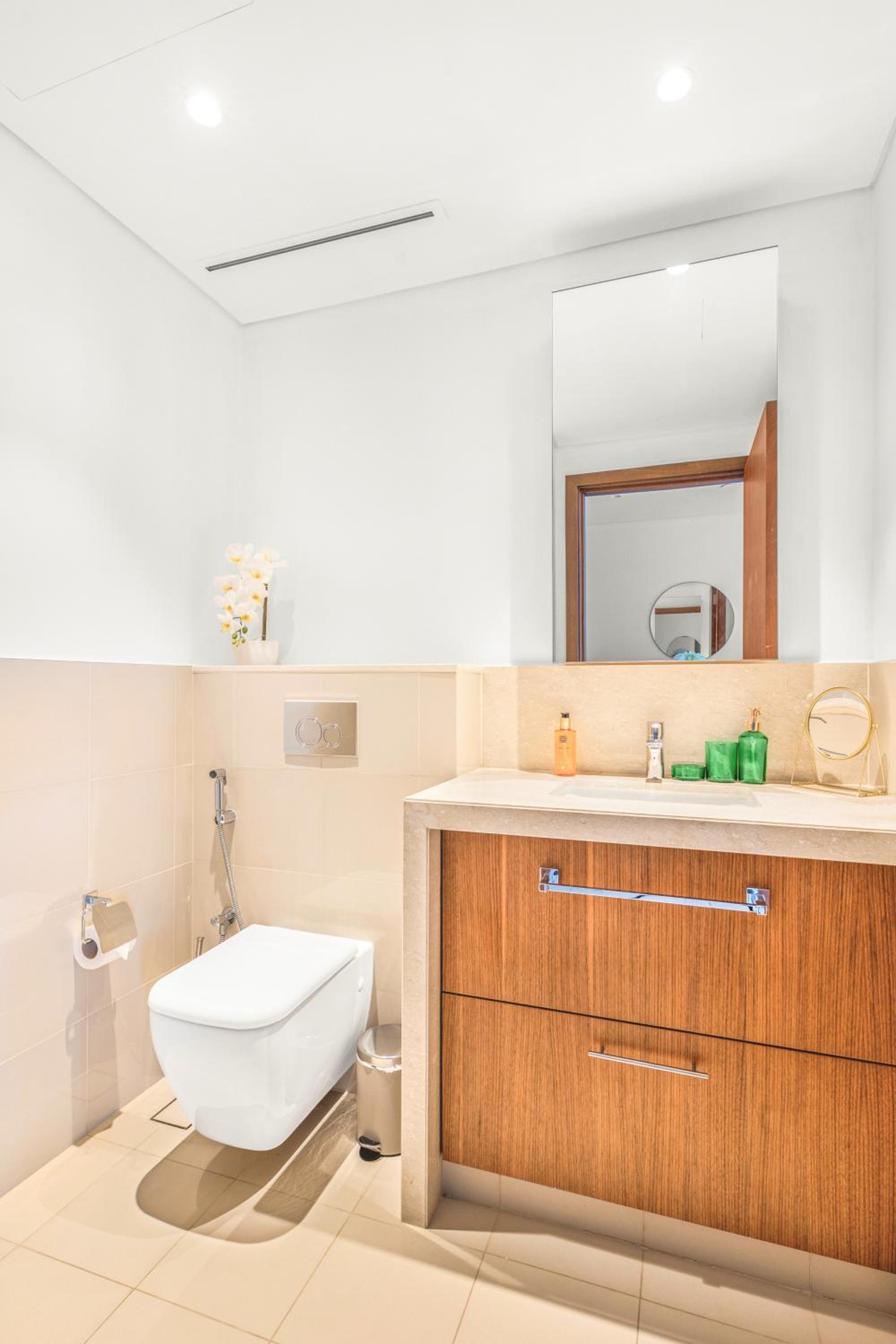 Two-Bedroom Apartment with City View photo 3