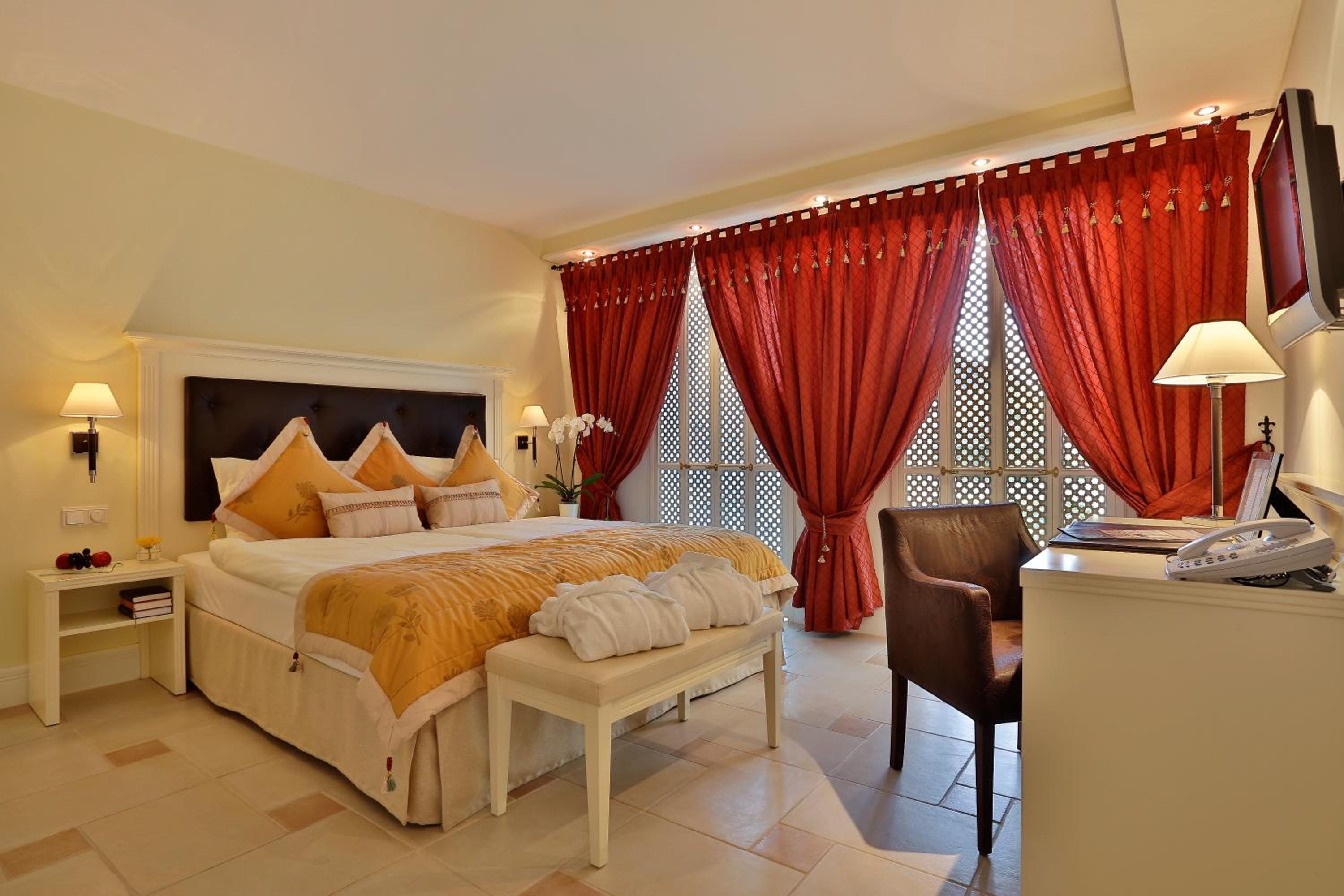 Budget Double Room - Photo 4