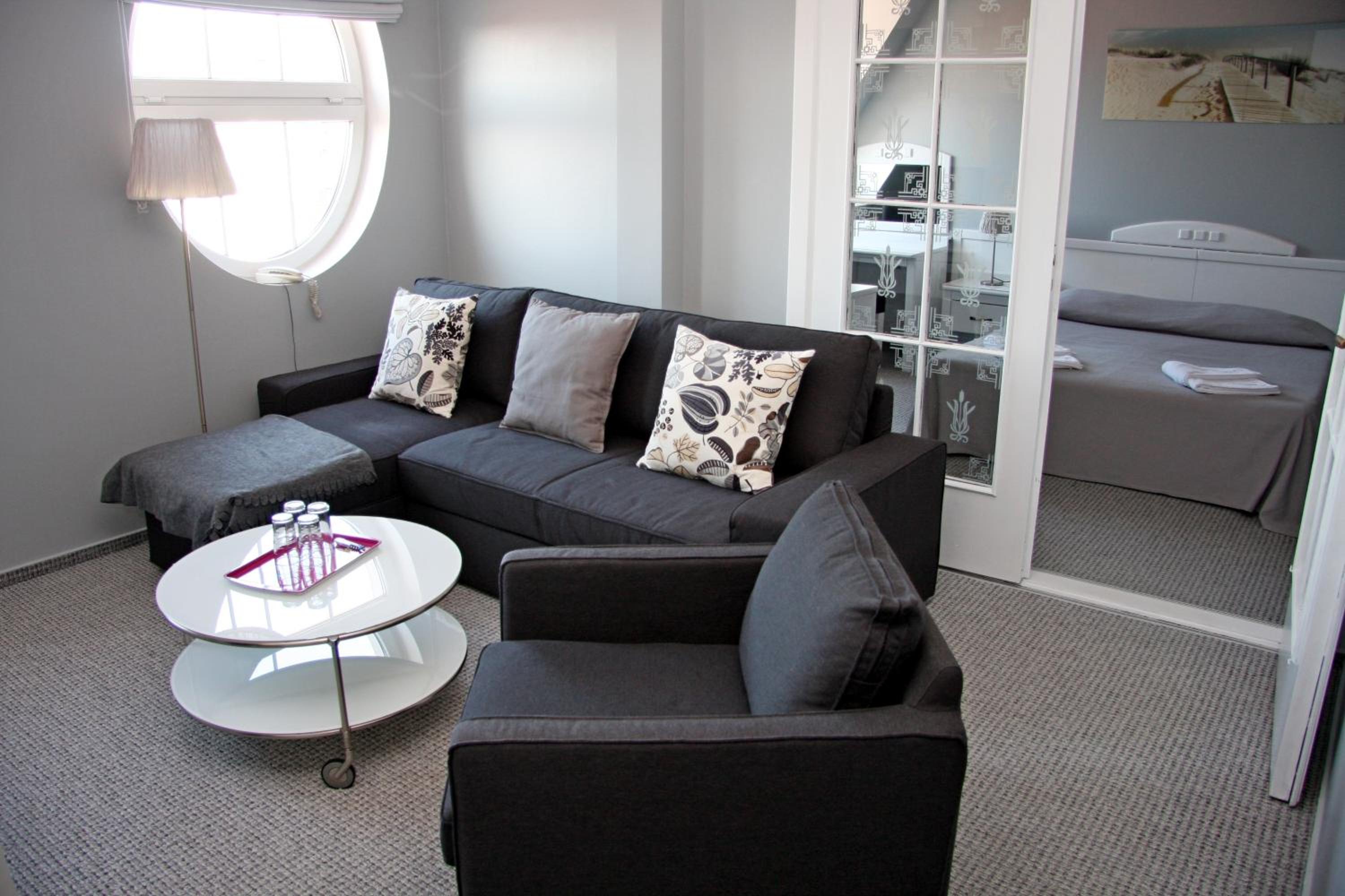 Apartment photo 2