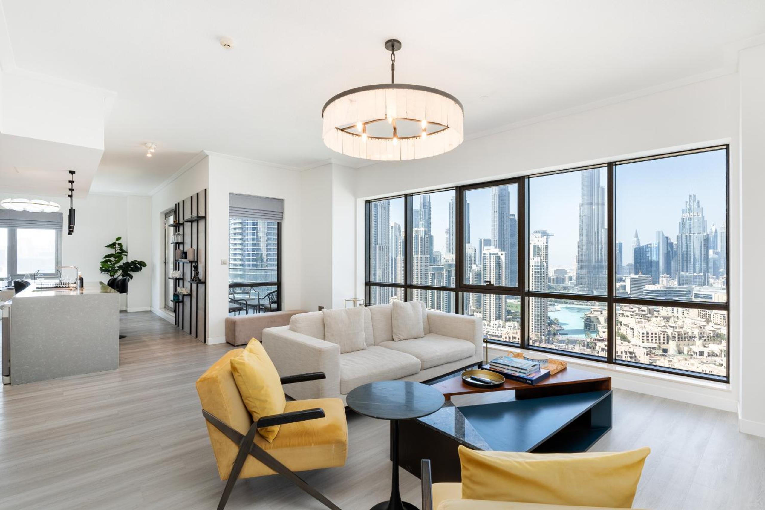 Three-Bedroom Apartment with Balcony photo 1