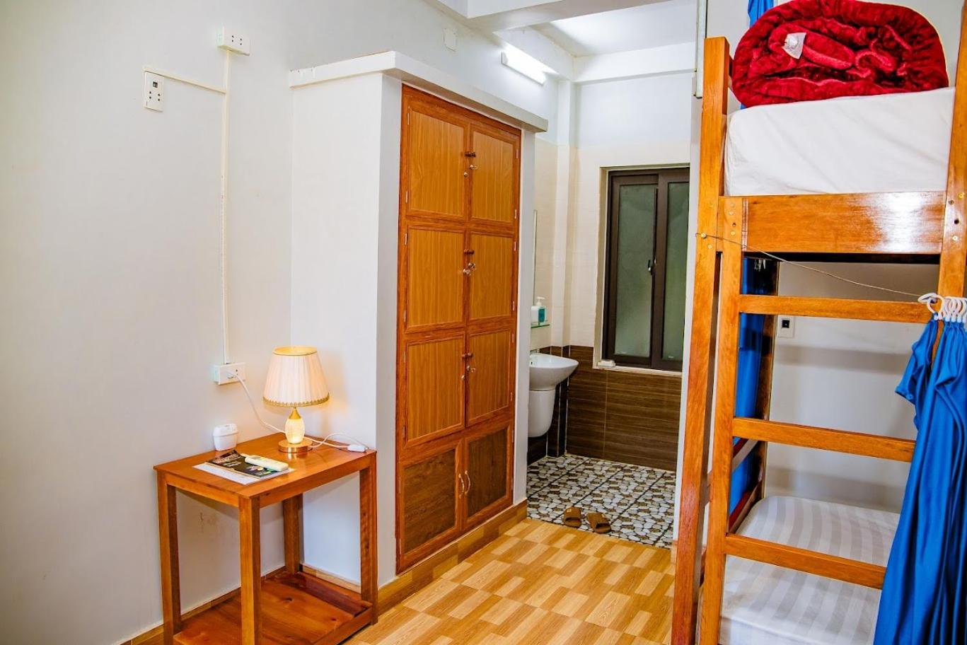 6-Bed Mixed Dormitory Room photo 2