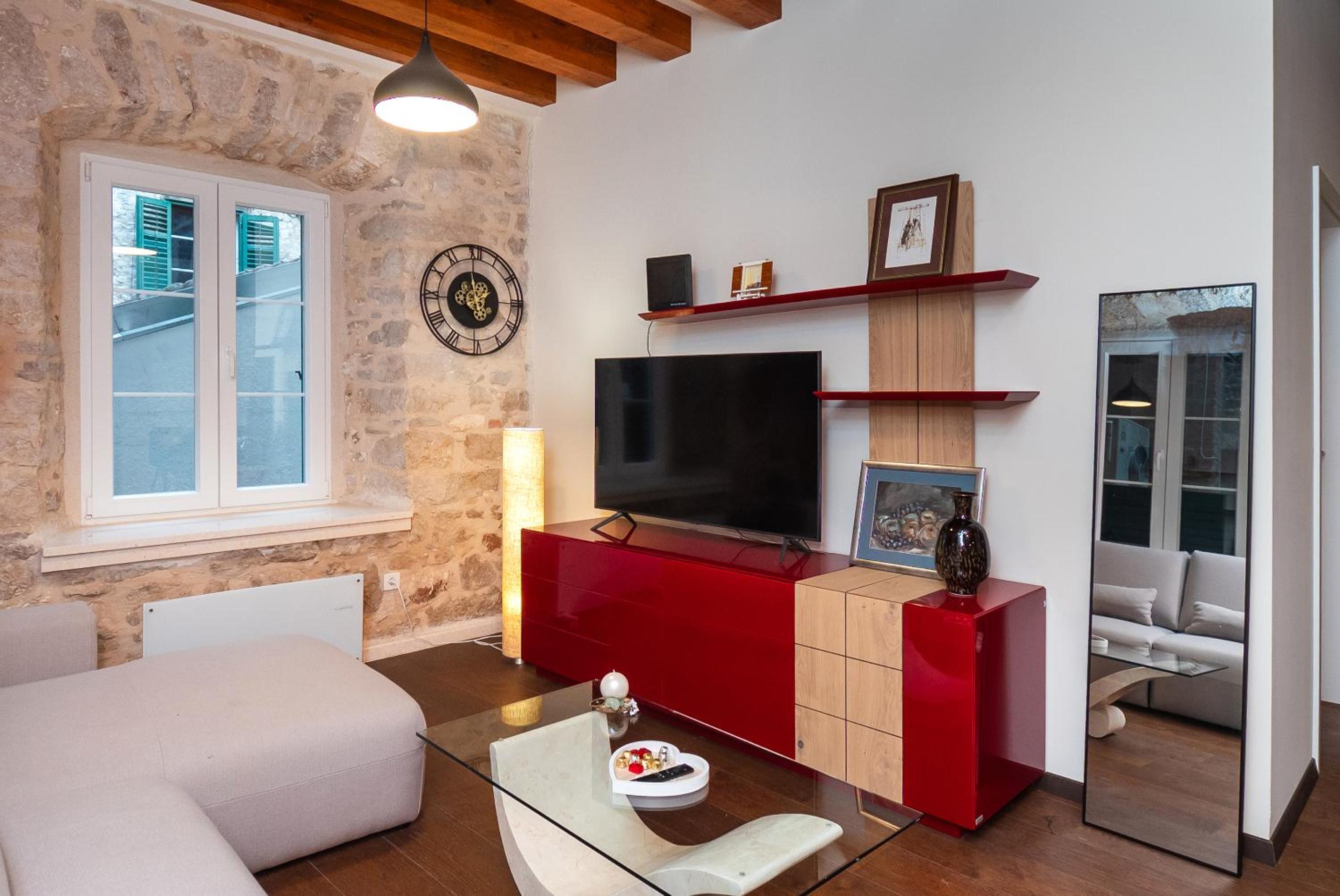 Superior One-Bedroom Apartment