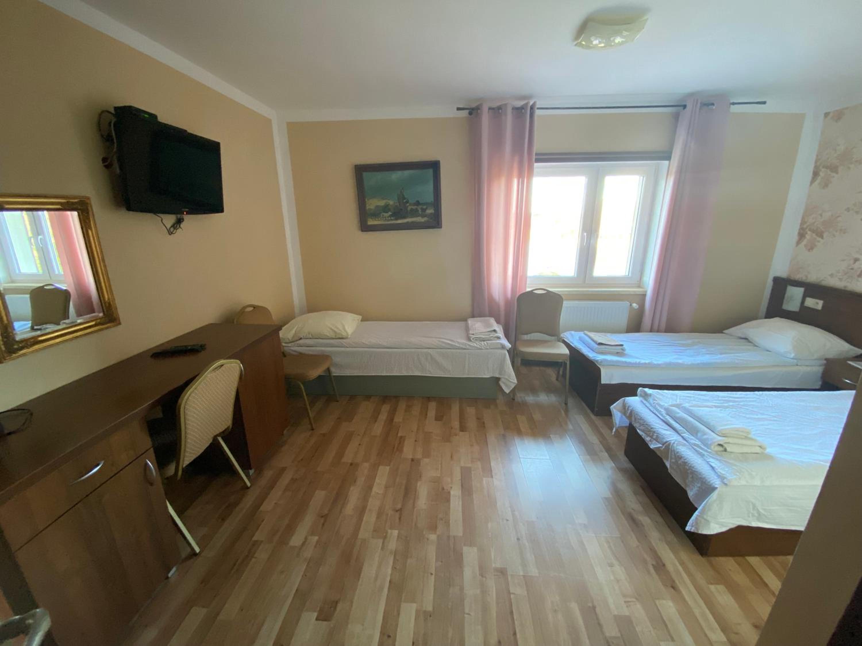 Standard Triple Room photo 2