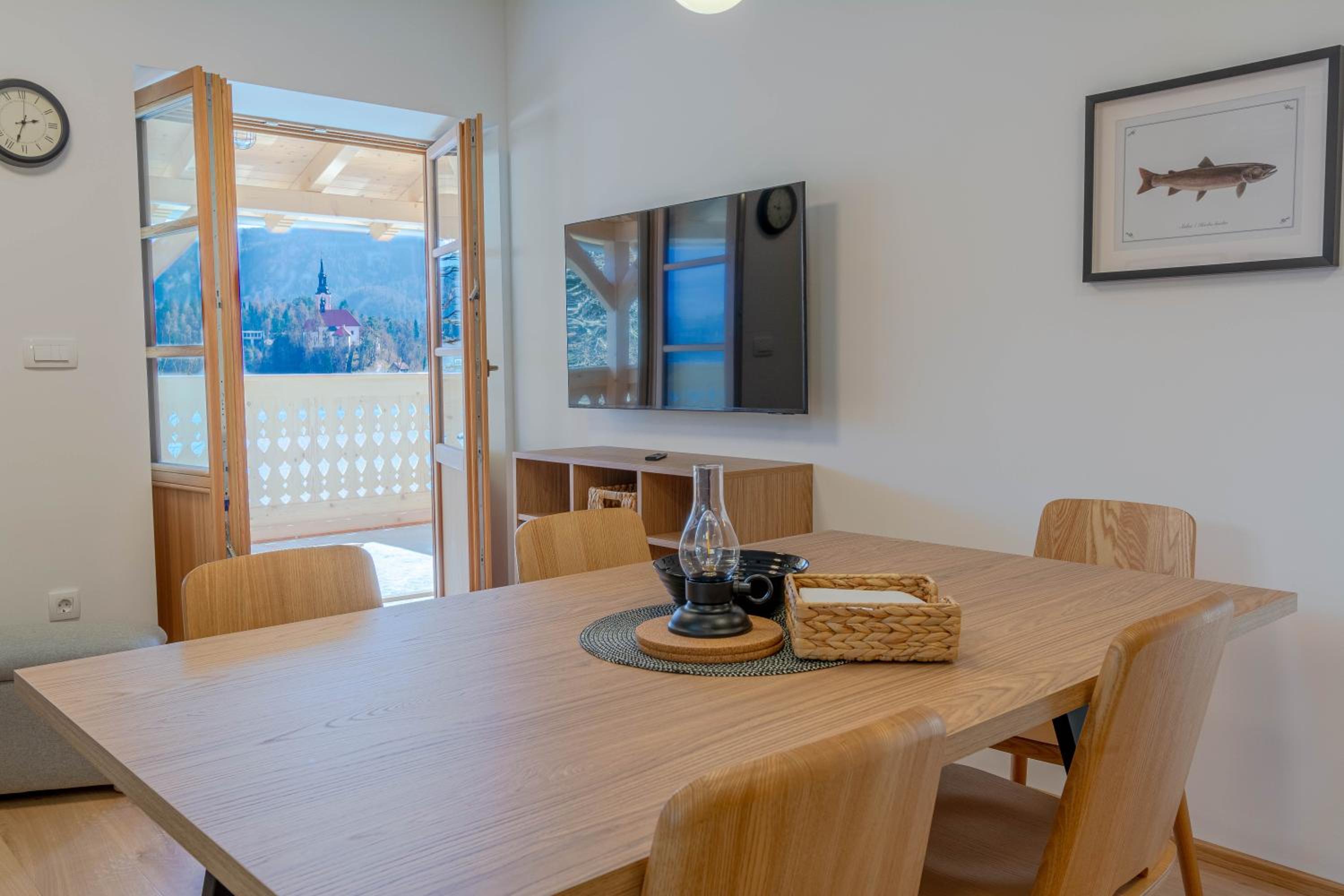 Two-Bedroom Apartment with Balcony and Terrace photo 3