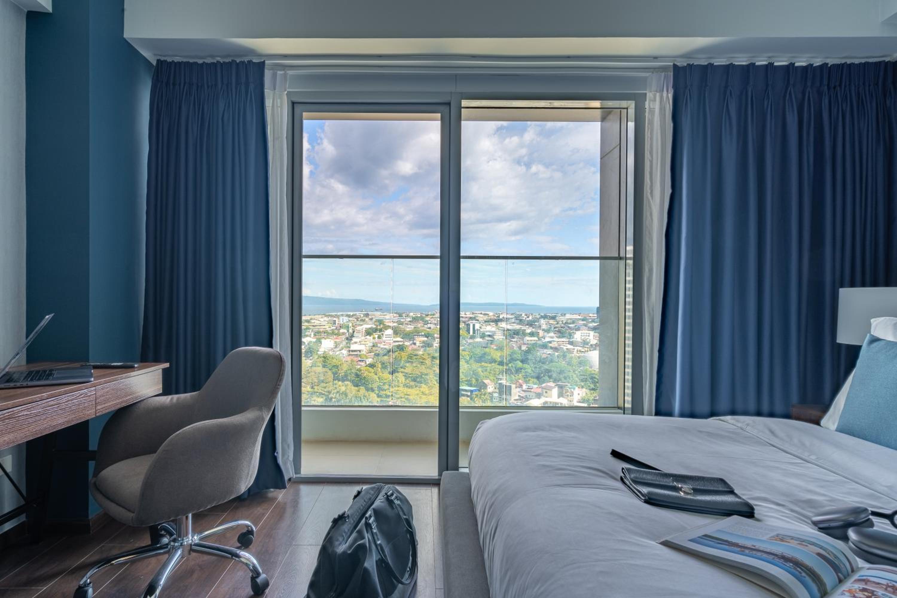 One-Bedroom Apartment with Balcony and Sea View