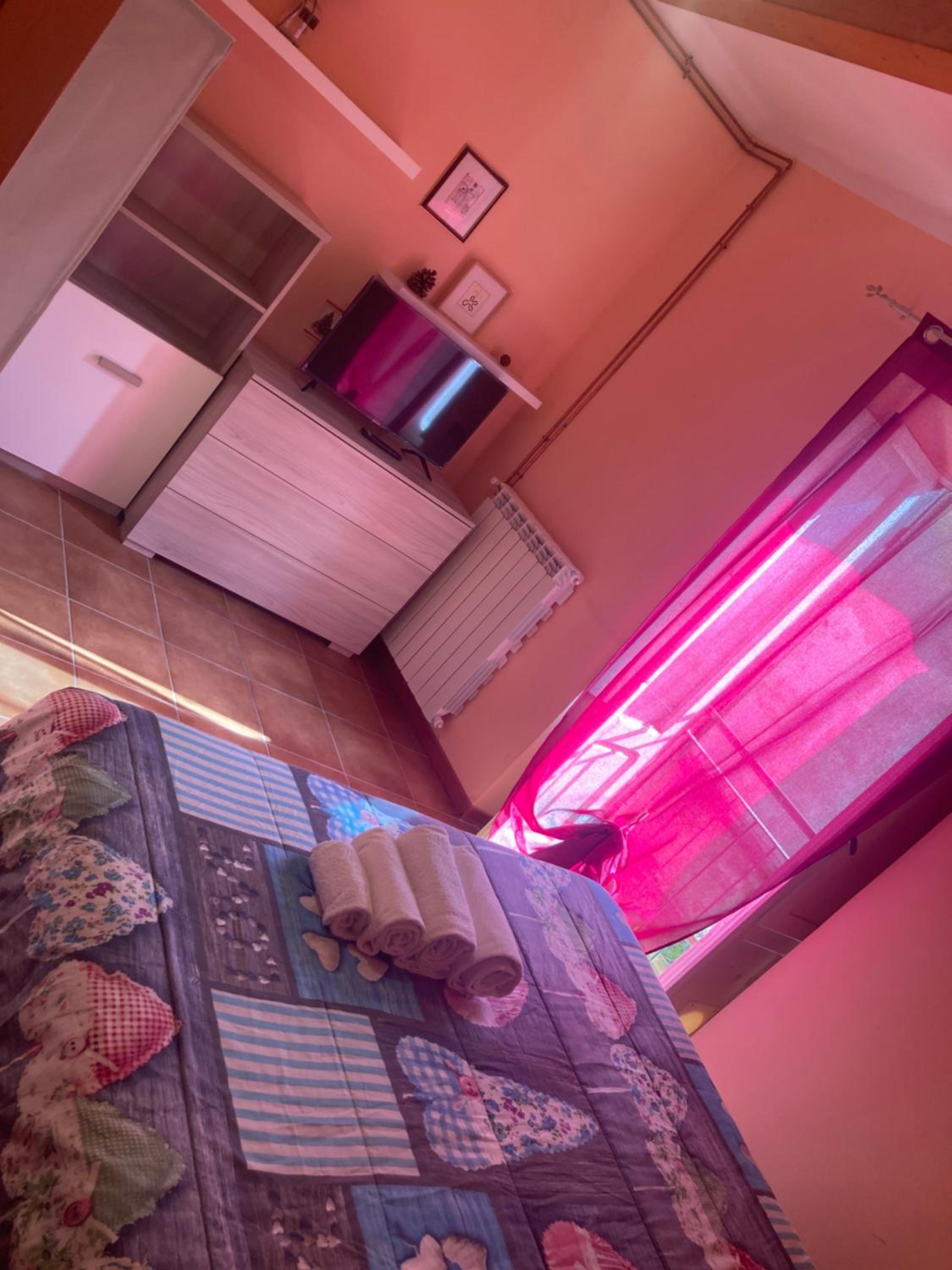 Double Room with Private Bathroom - Photo 4