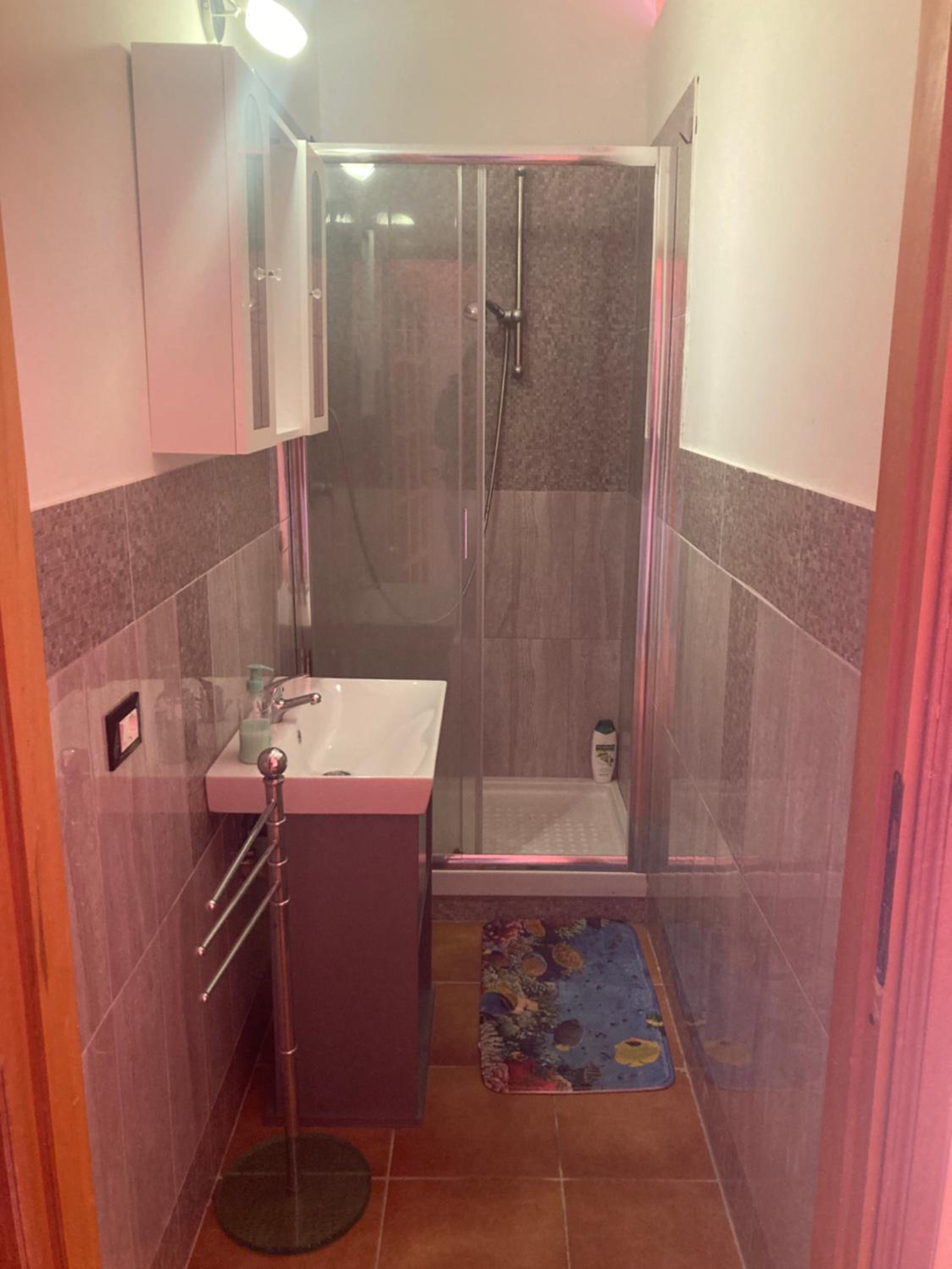 Double Room with Private Bathroom - Photo 3