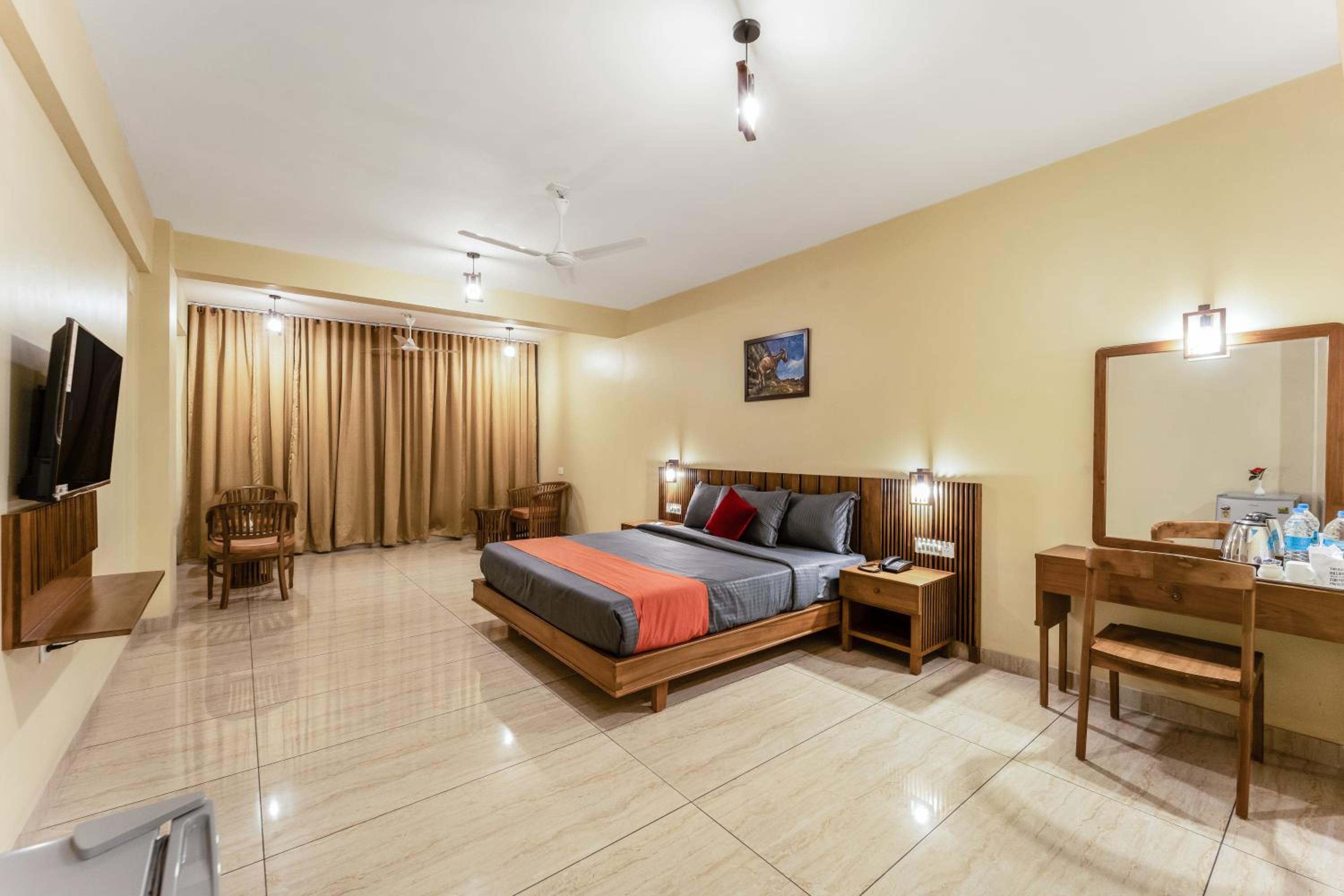 Superior Double or Twin Room with Mountain View photo 3