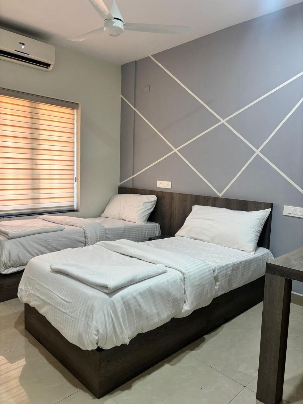 Superior Double or Twin Room - Photo 3