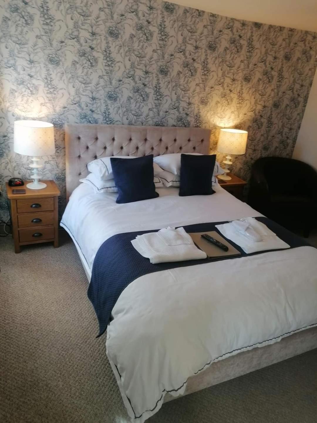 Double Room with Private Bathroom photo 1