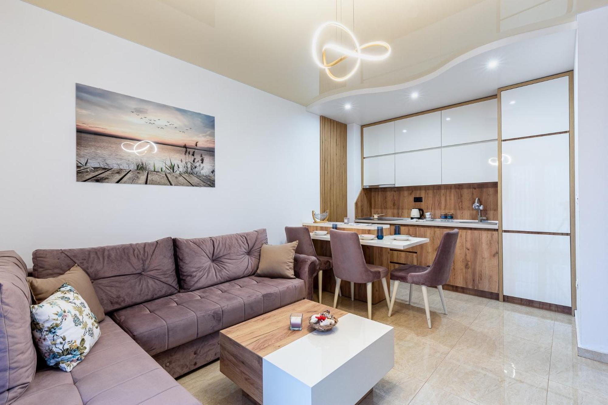One-Bedroom Deluxe Apartment