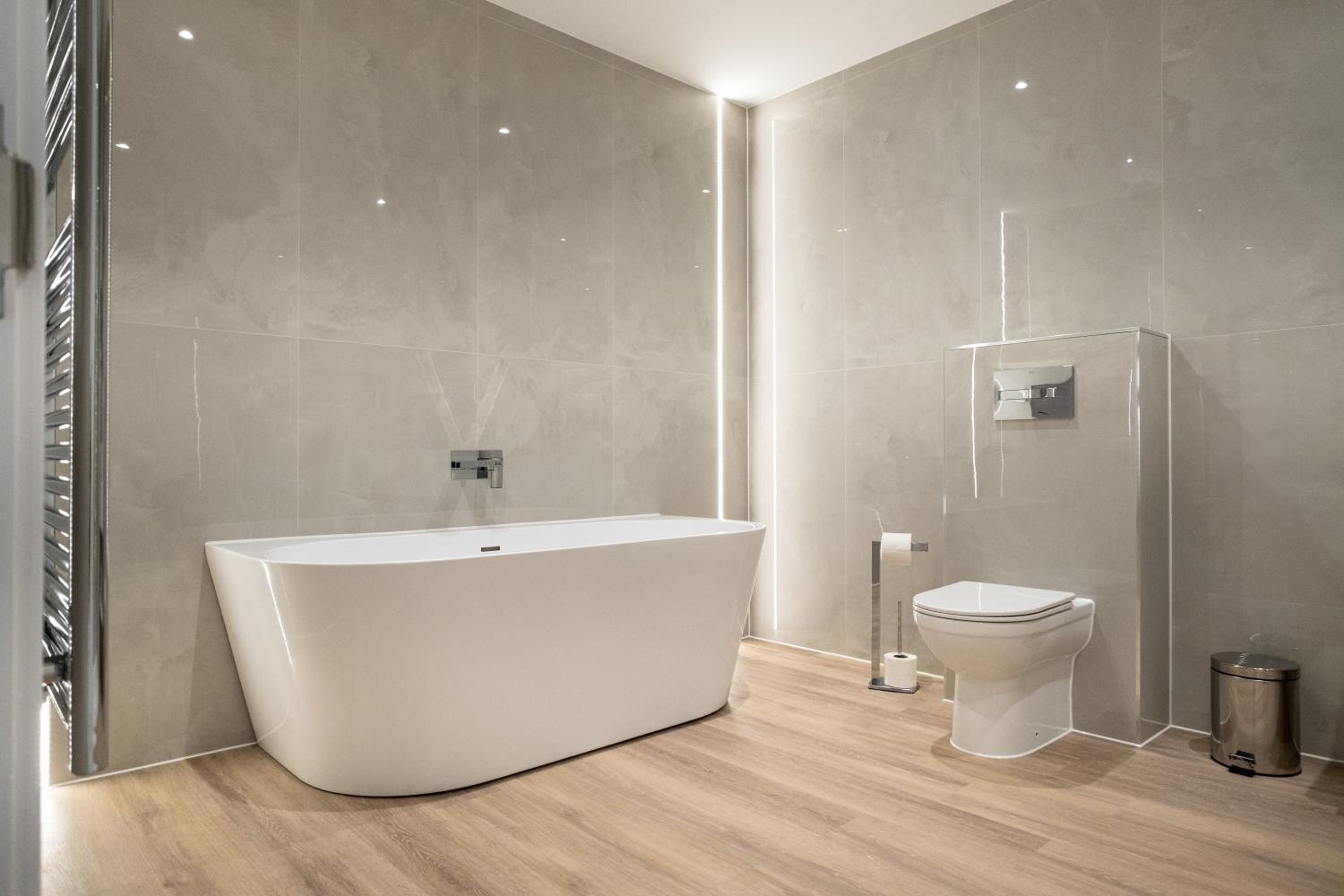 Executive Suite - Photo 13