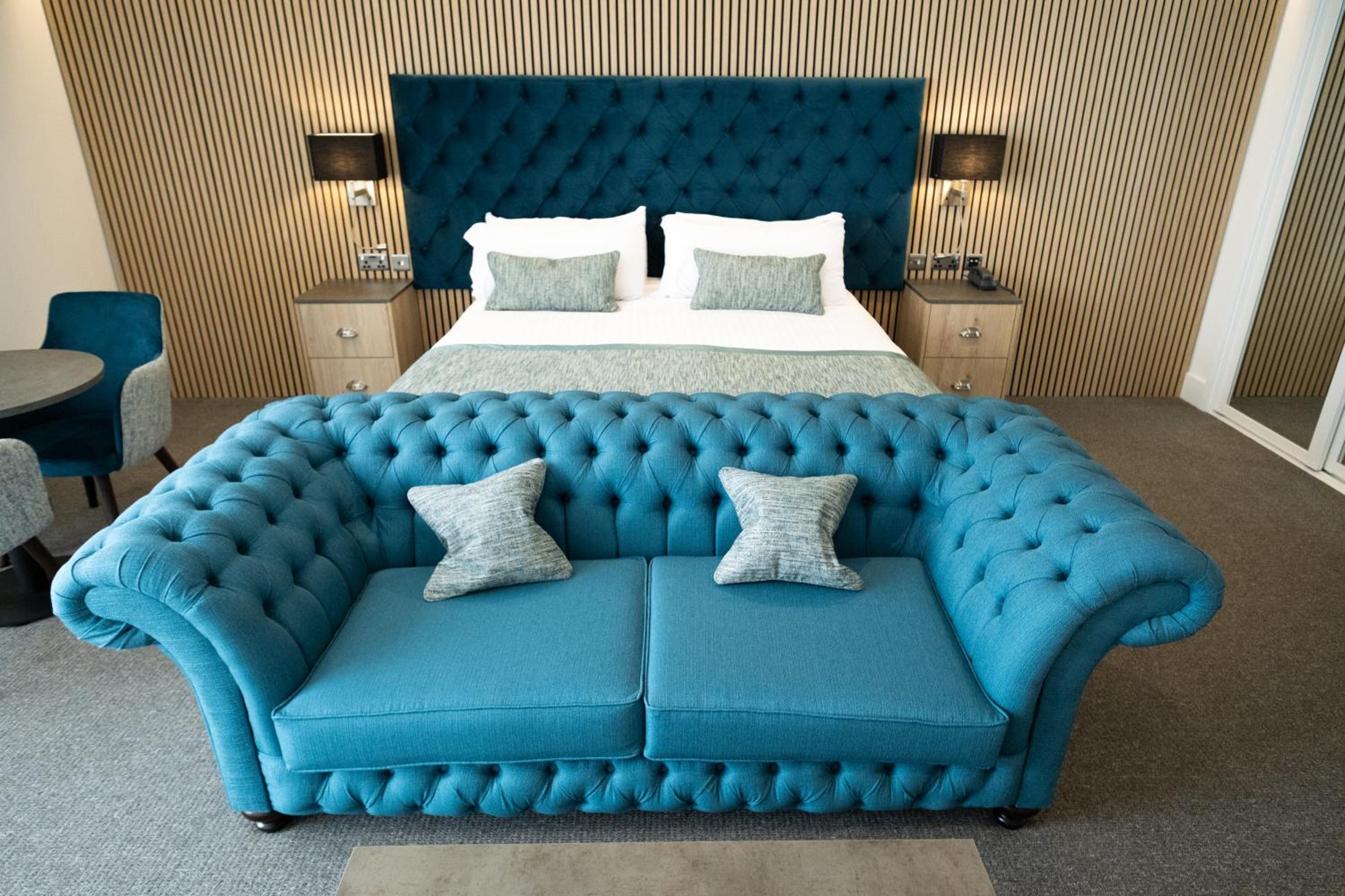 Executive Suite - Photo 10