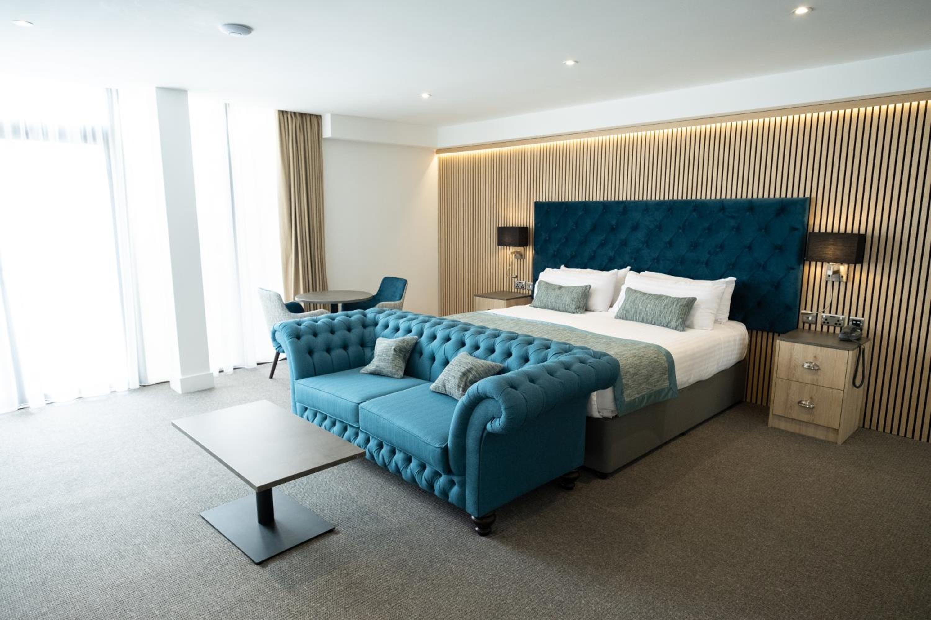 Executive Suite - Photo 7
