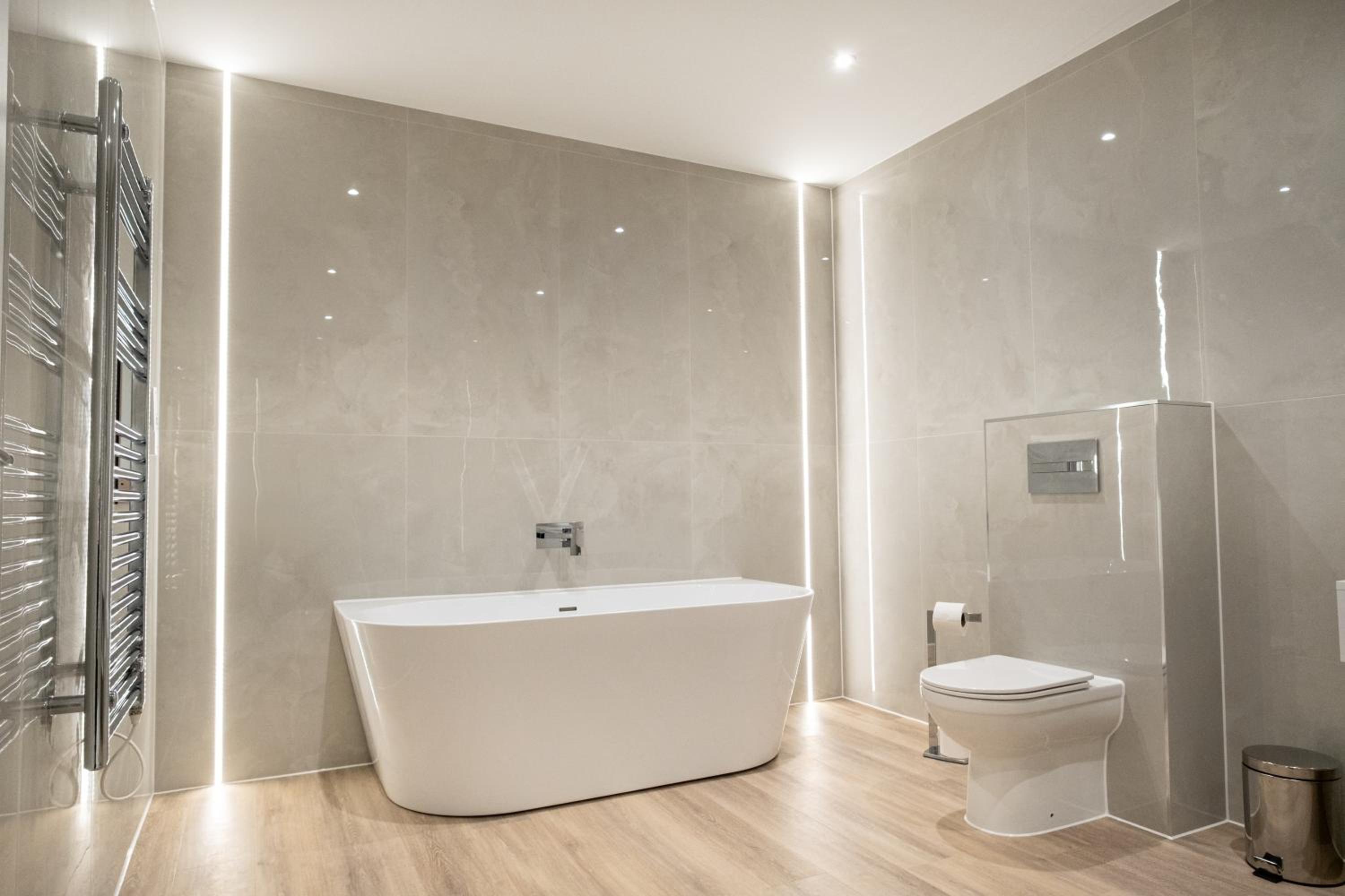 Executive Suite - Photo 6