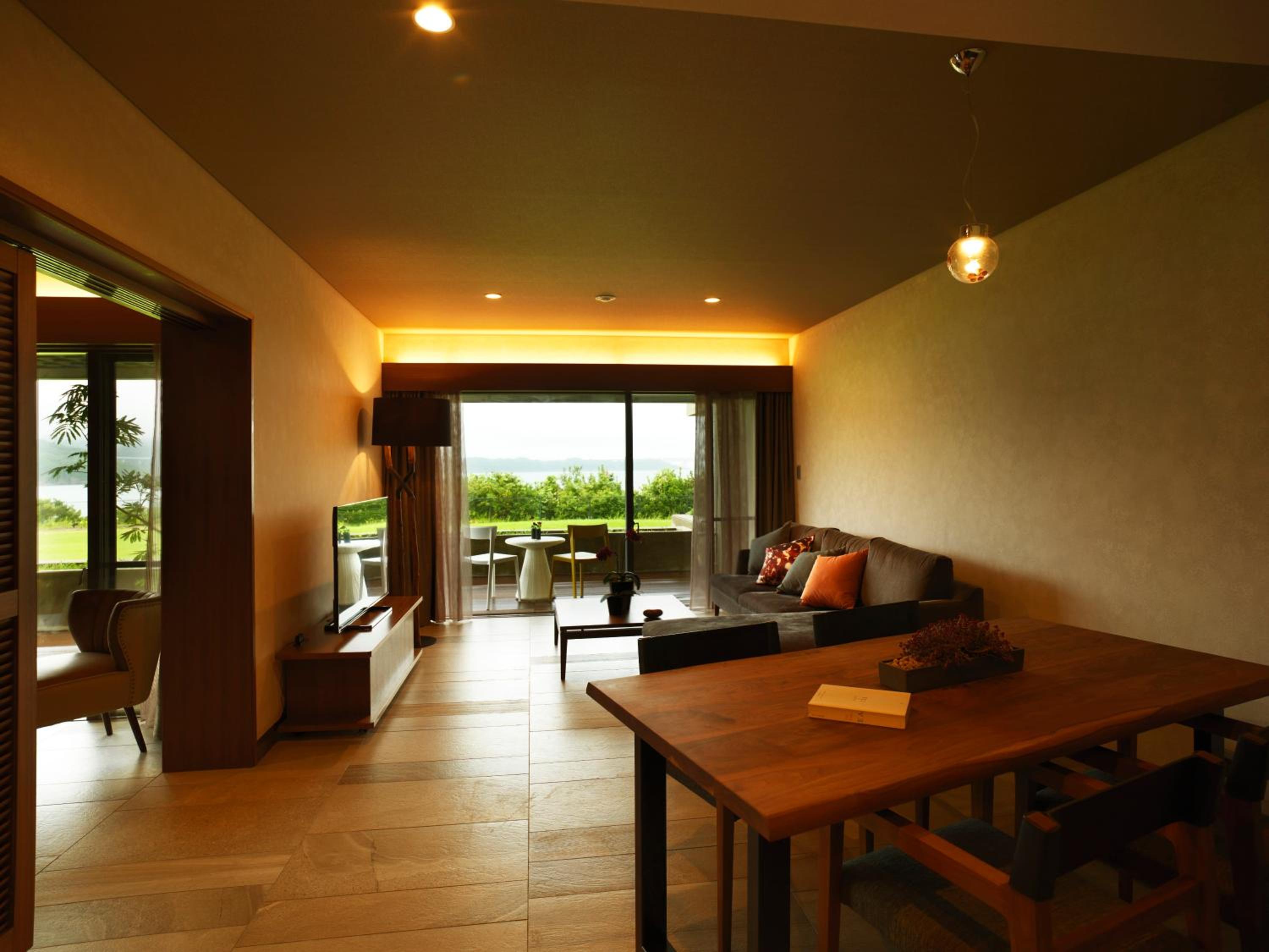 Deluxe Suite photo 3
